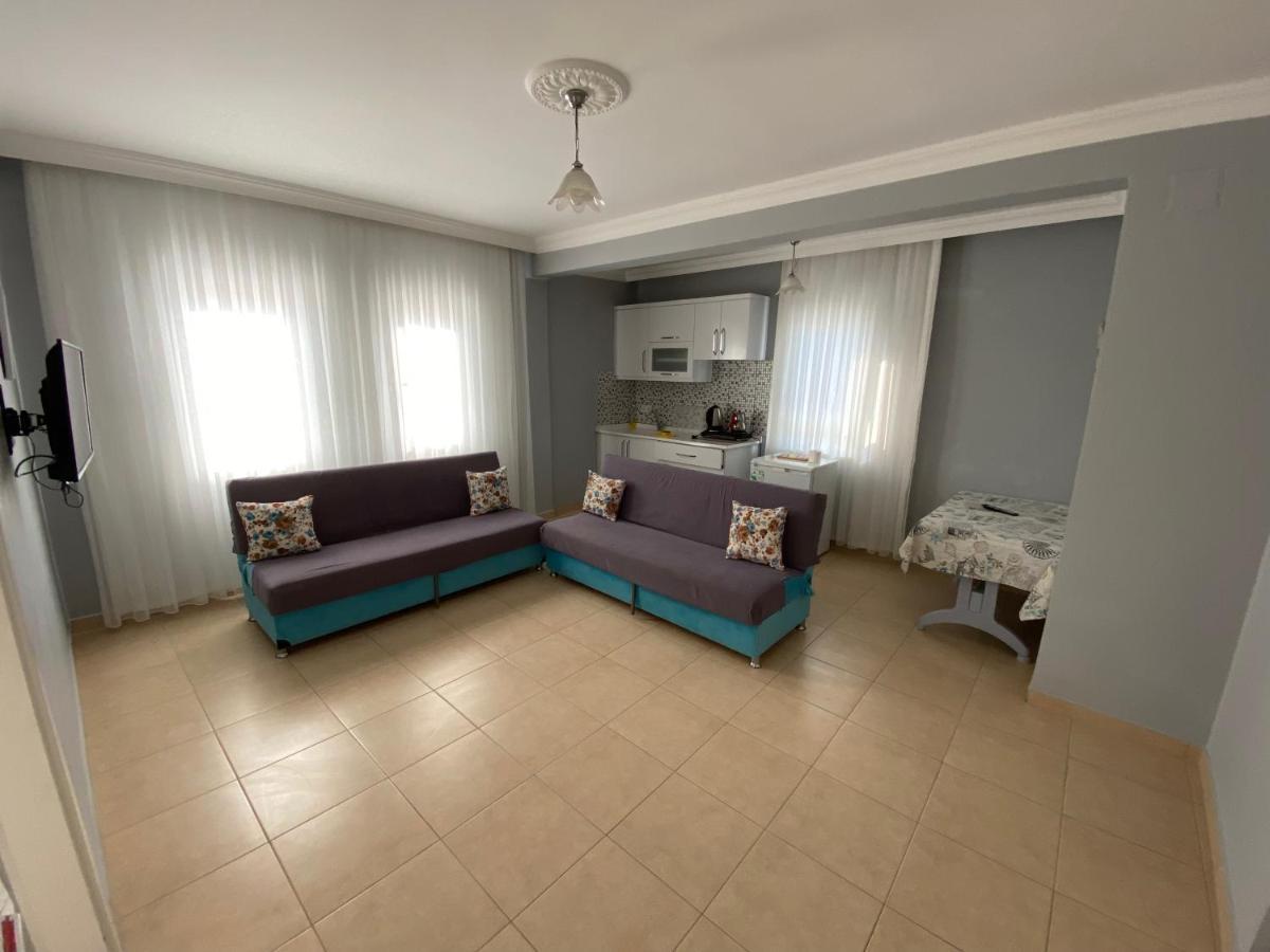 Erken Apartment *