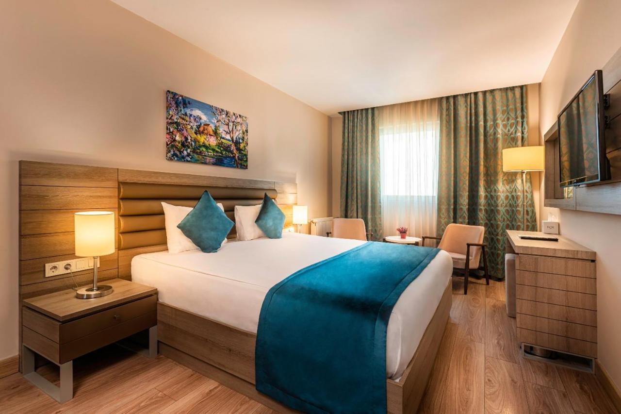 Rox Hotel