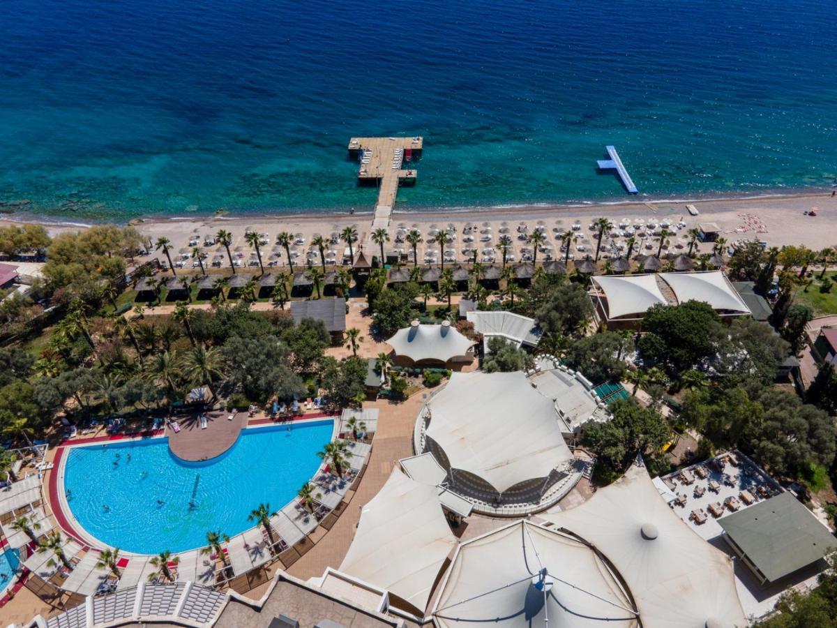 Latanya Park 4*