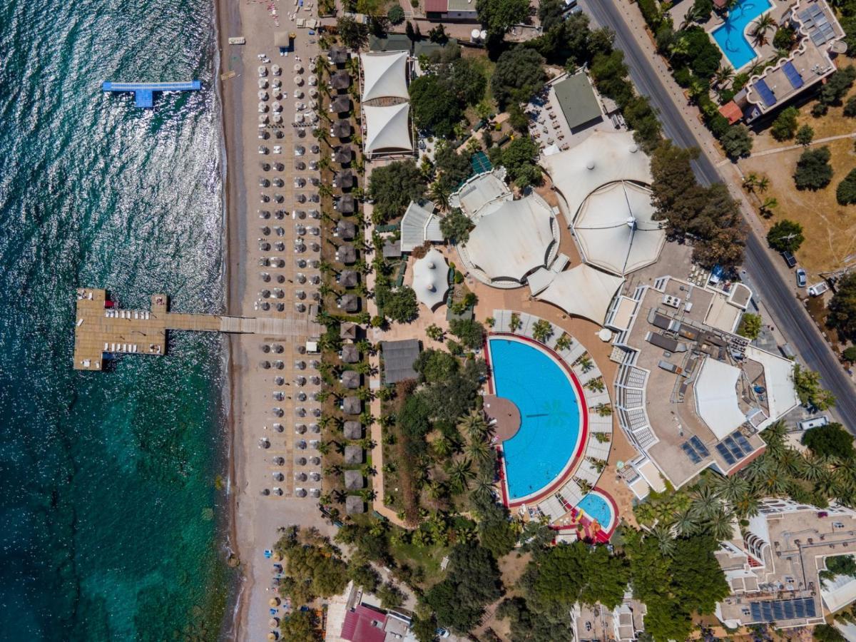 Latanya Park 4*