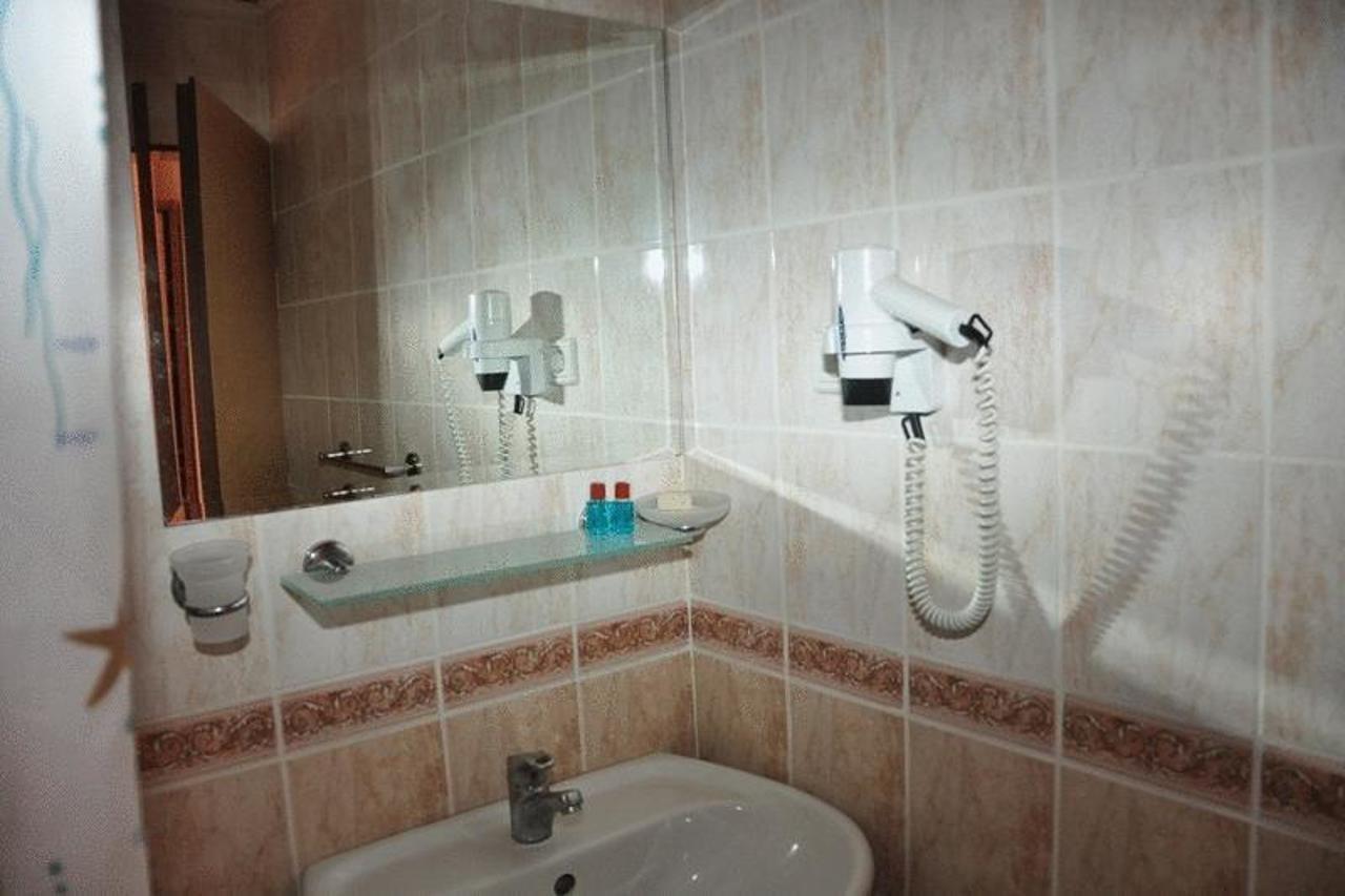 Peace Hotel 3*