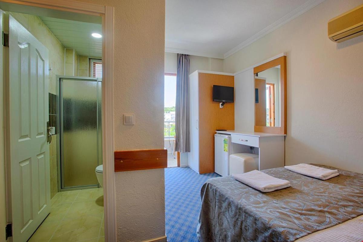 Azak Blue Hotel Okurcalar