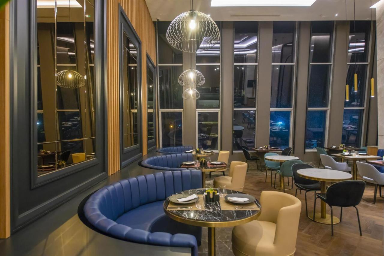 Crowne Plaza By Ihg 5*