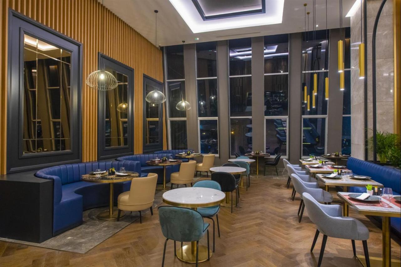 Crowne Plaza By Ihg Hotel