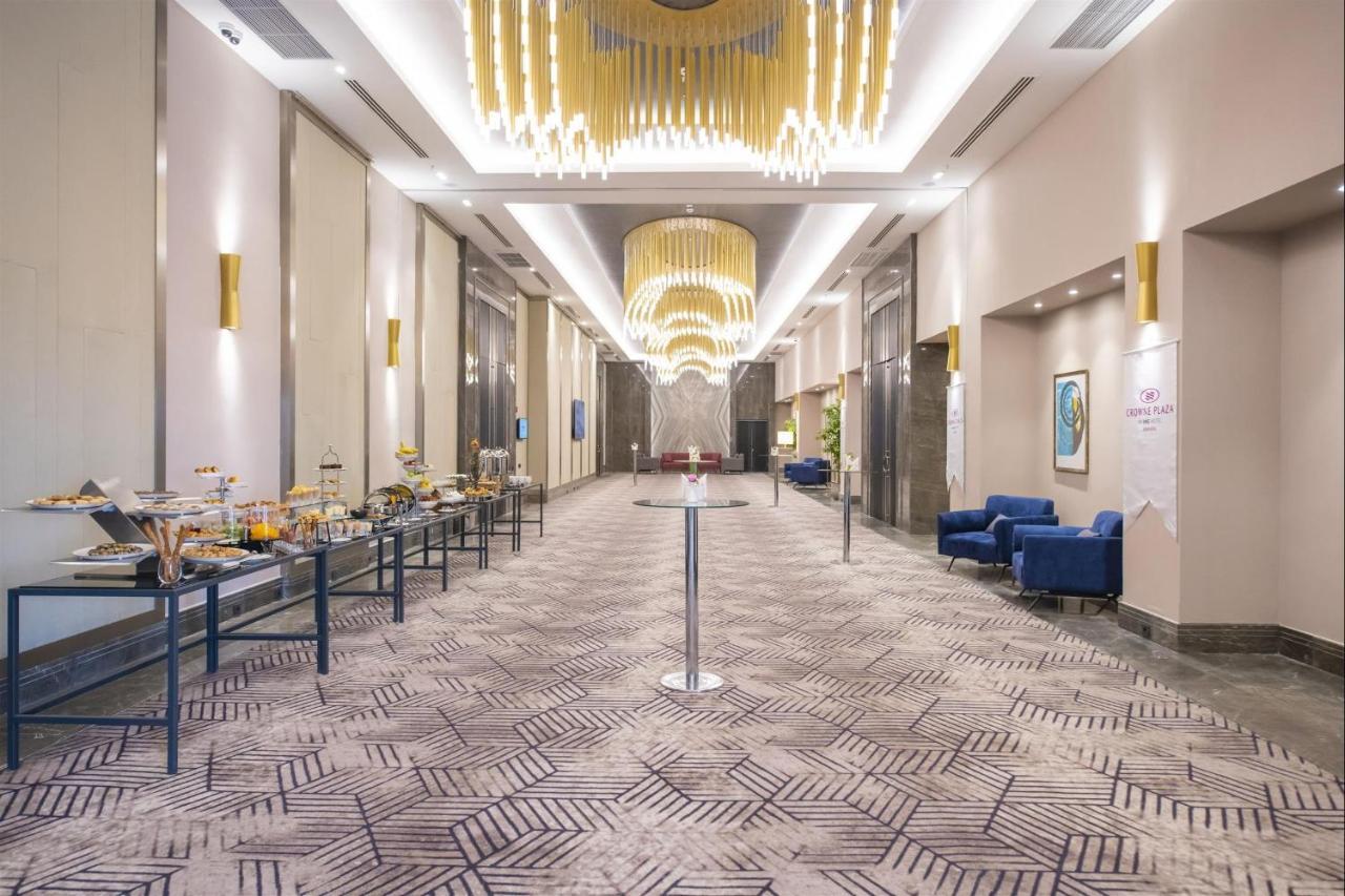Crowne Plaza By Ihg Hotel
