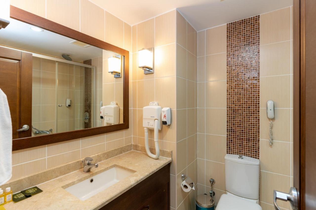Latanya Park Resort 4*