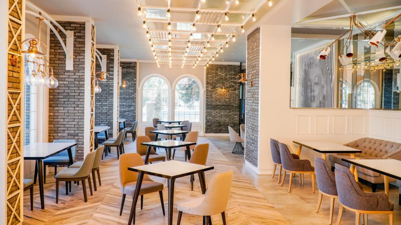 Rai Premium - Ex Queen's Park Hotel
