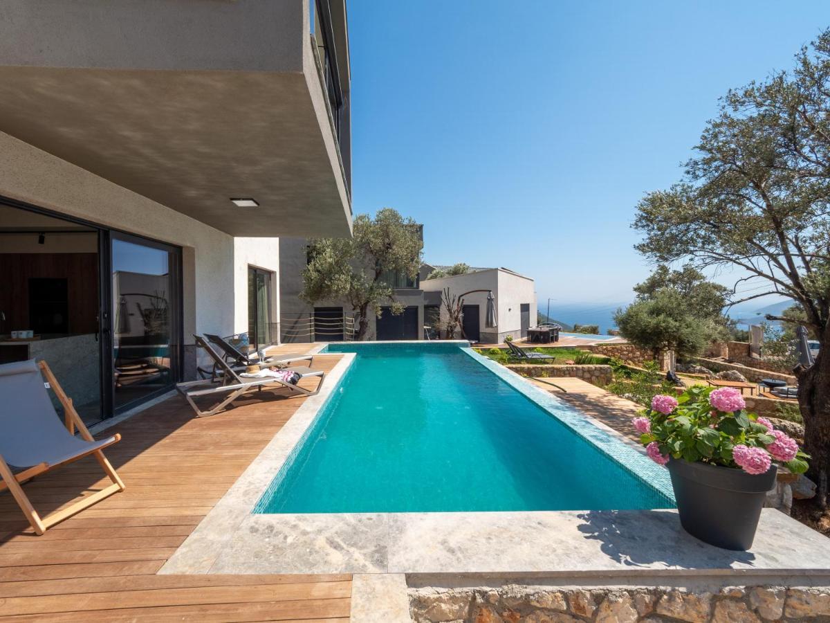 Villa 14 Premium With Openair Restaurant&tennis Court In Nature - Notos Club *