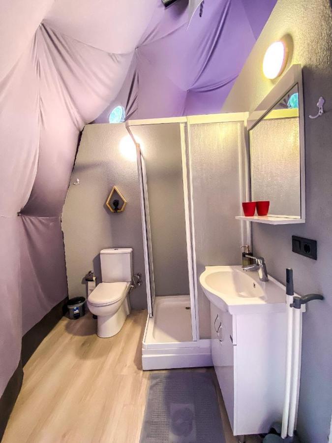 Me-ga Glamping Campsite