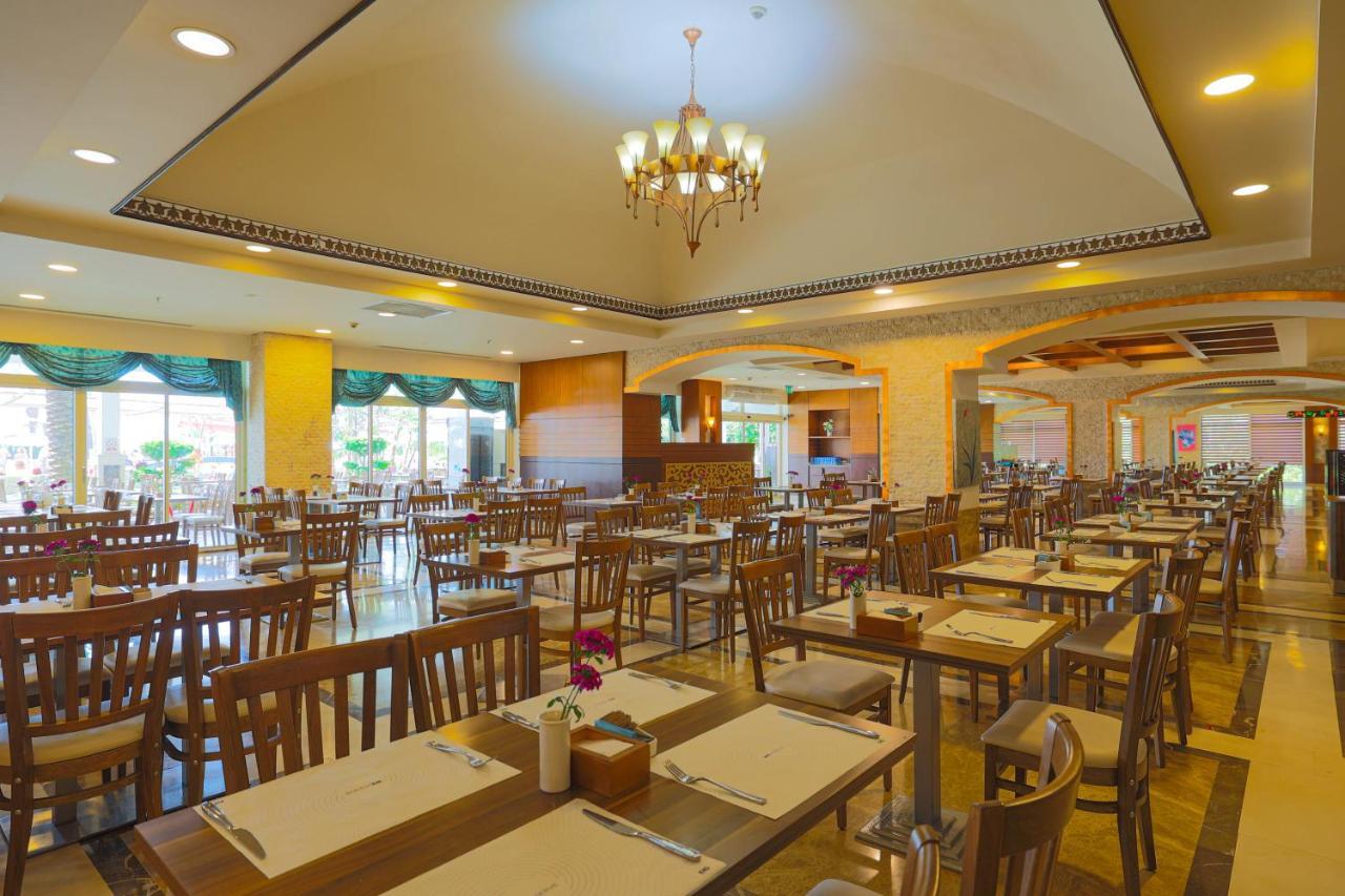 Resort Crystal Family &