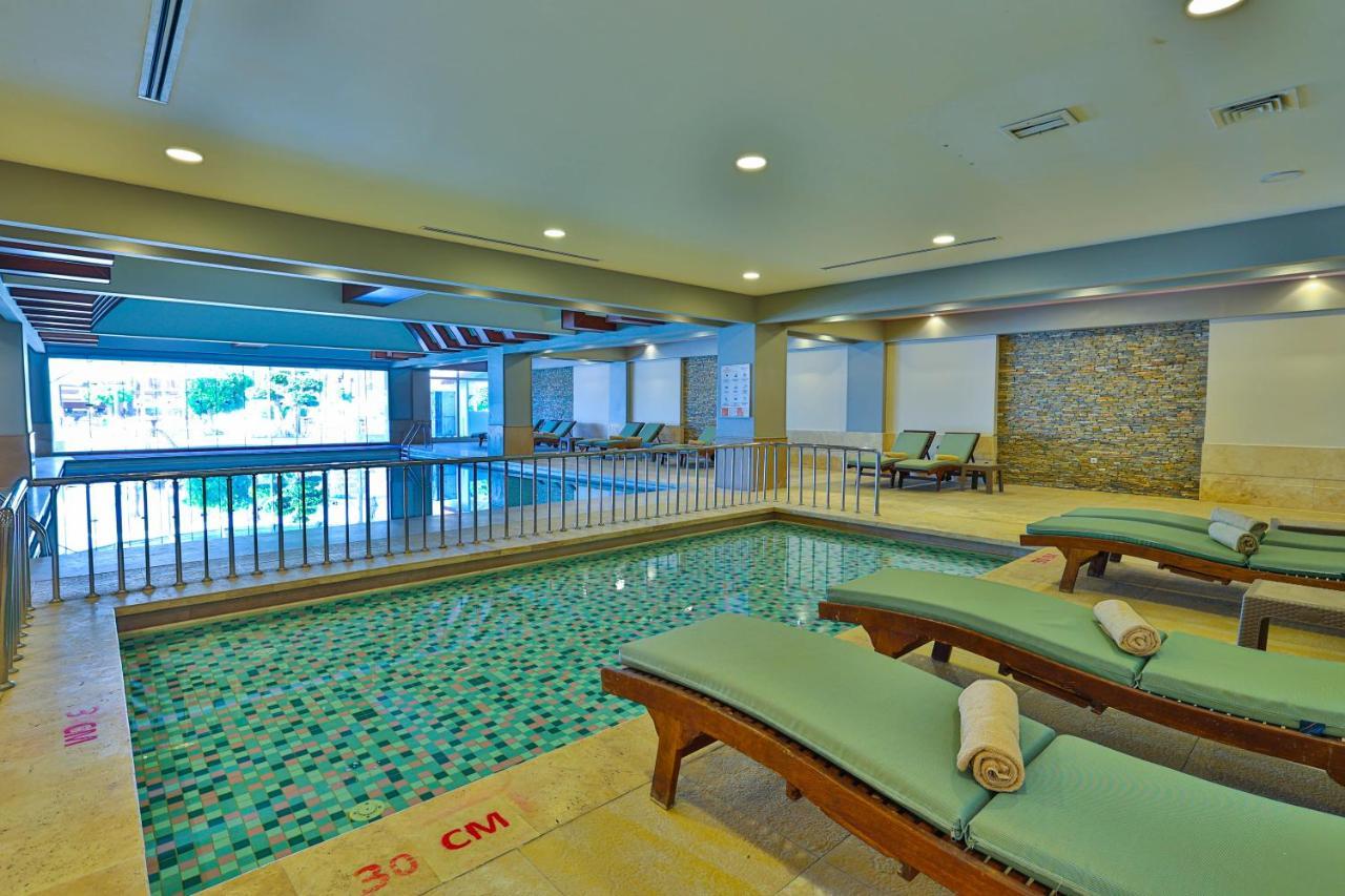 Resort Crystal Family &