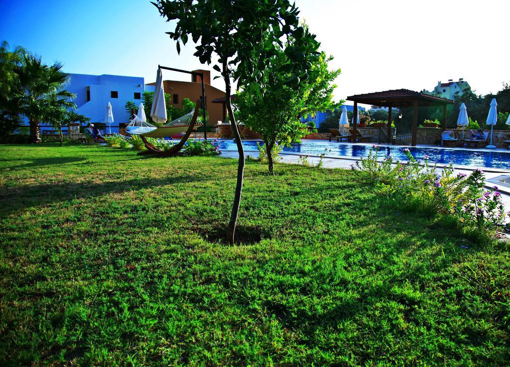 Asiyan Hotel *
