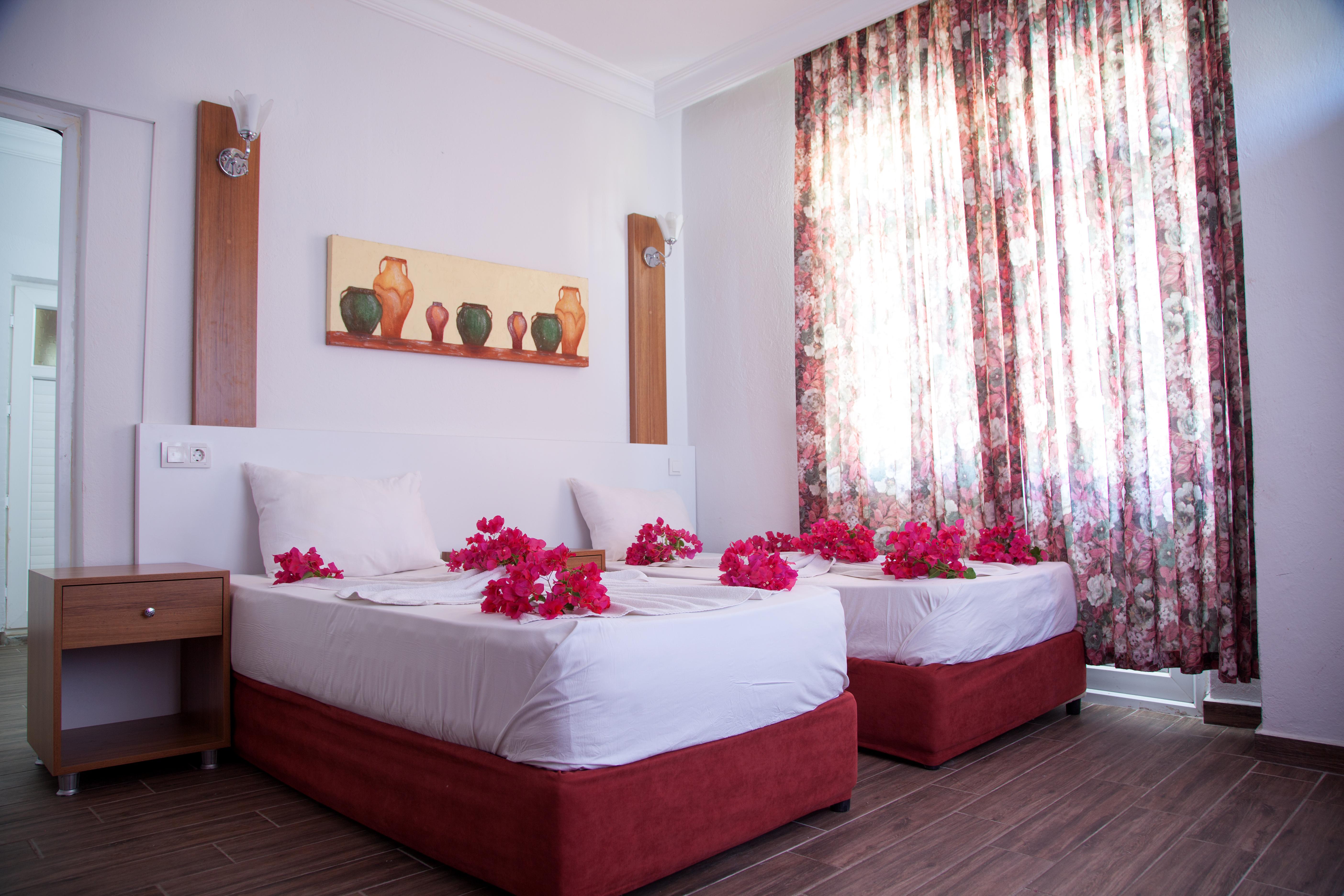 Hotel Nergos 3*