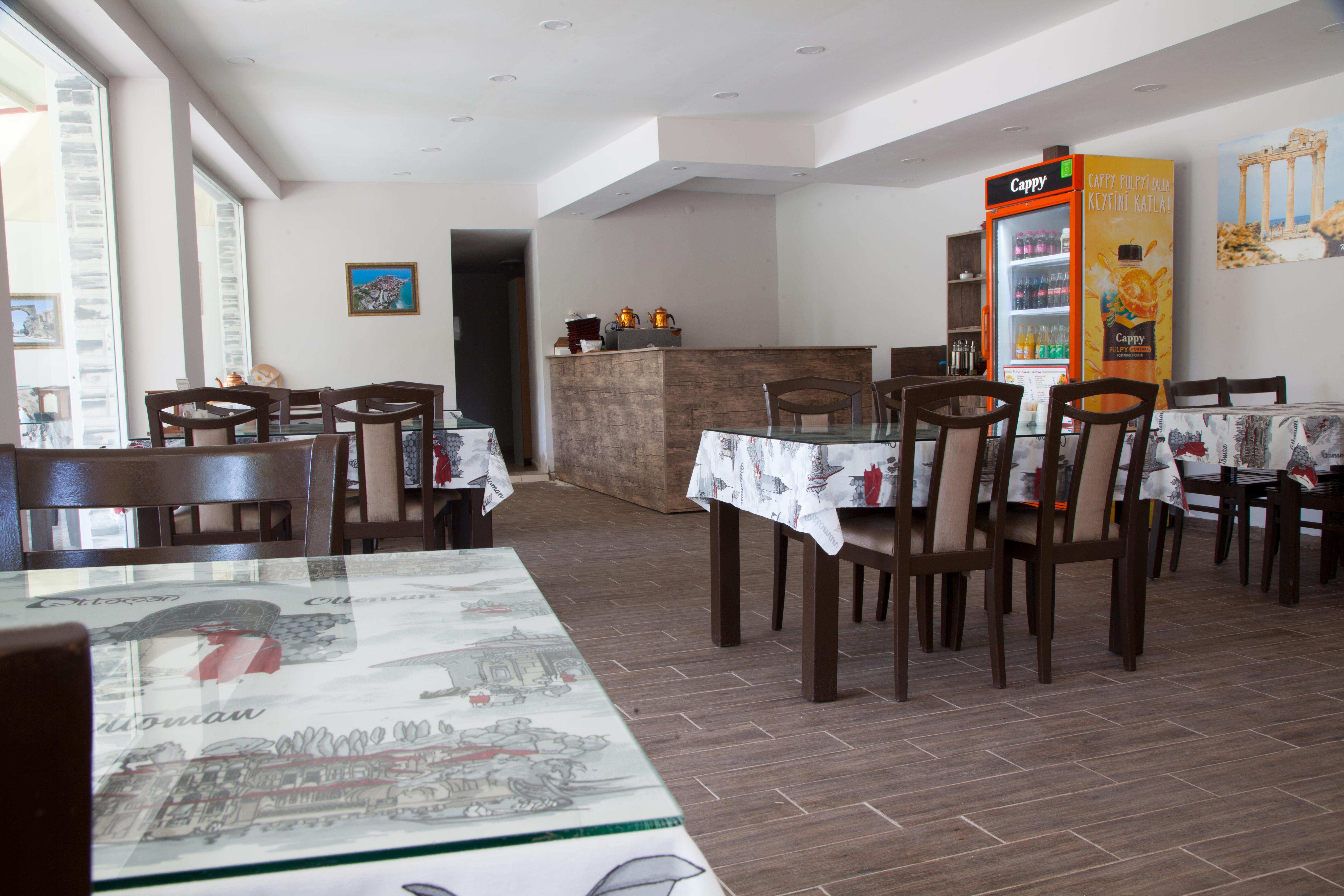 Hotel Nergos 3*