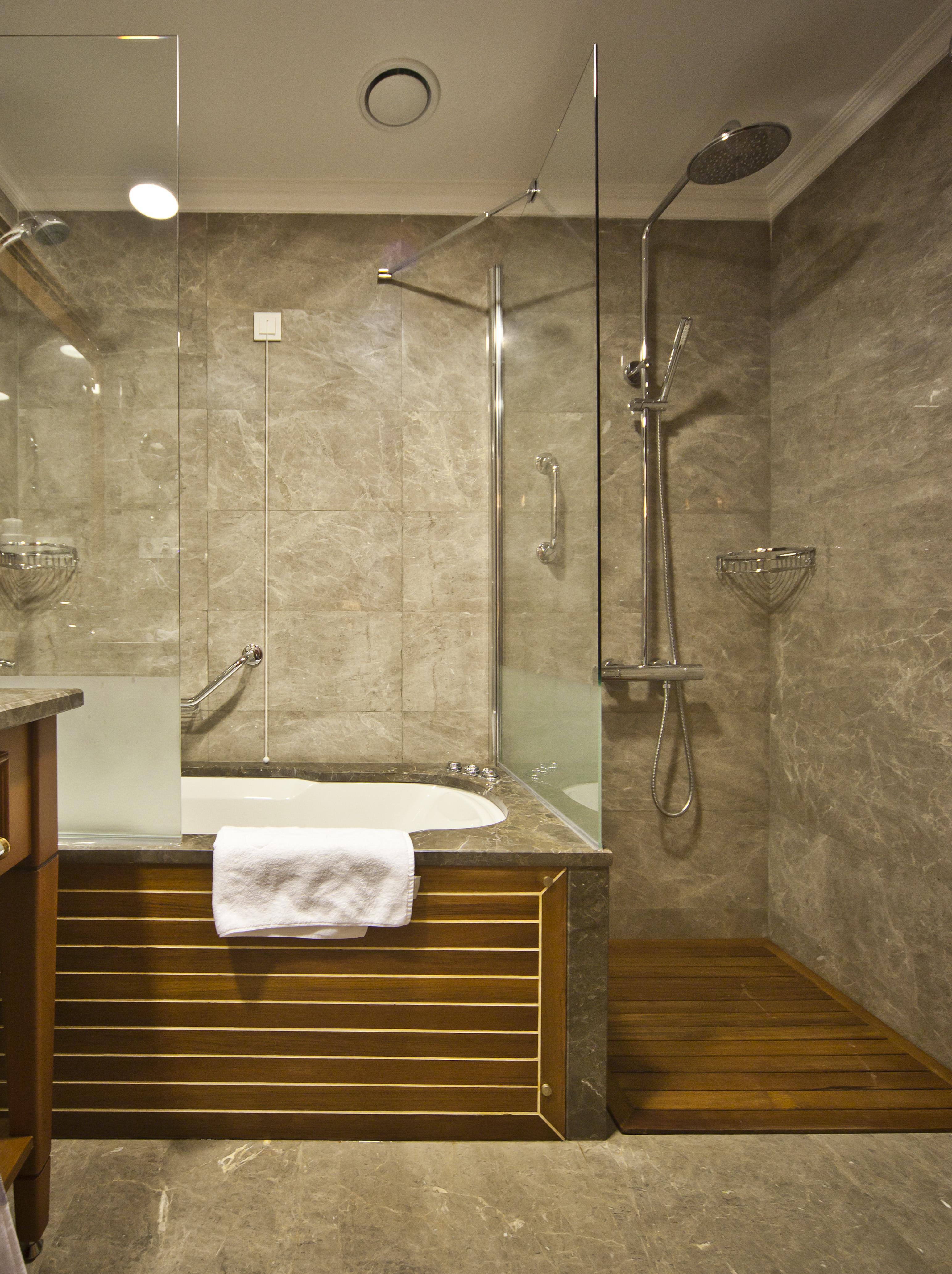 Glk Premier Acropol & Hotel 4*