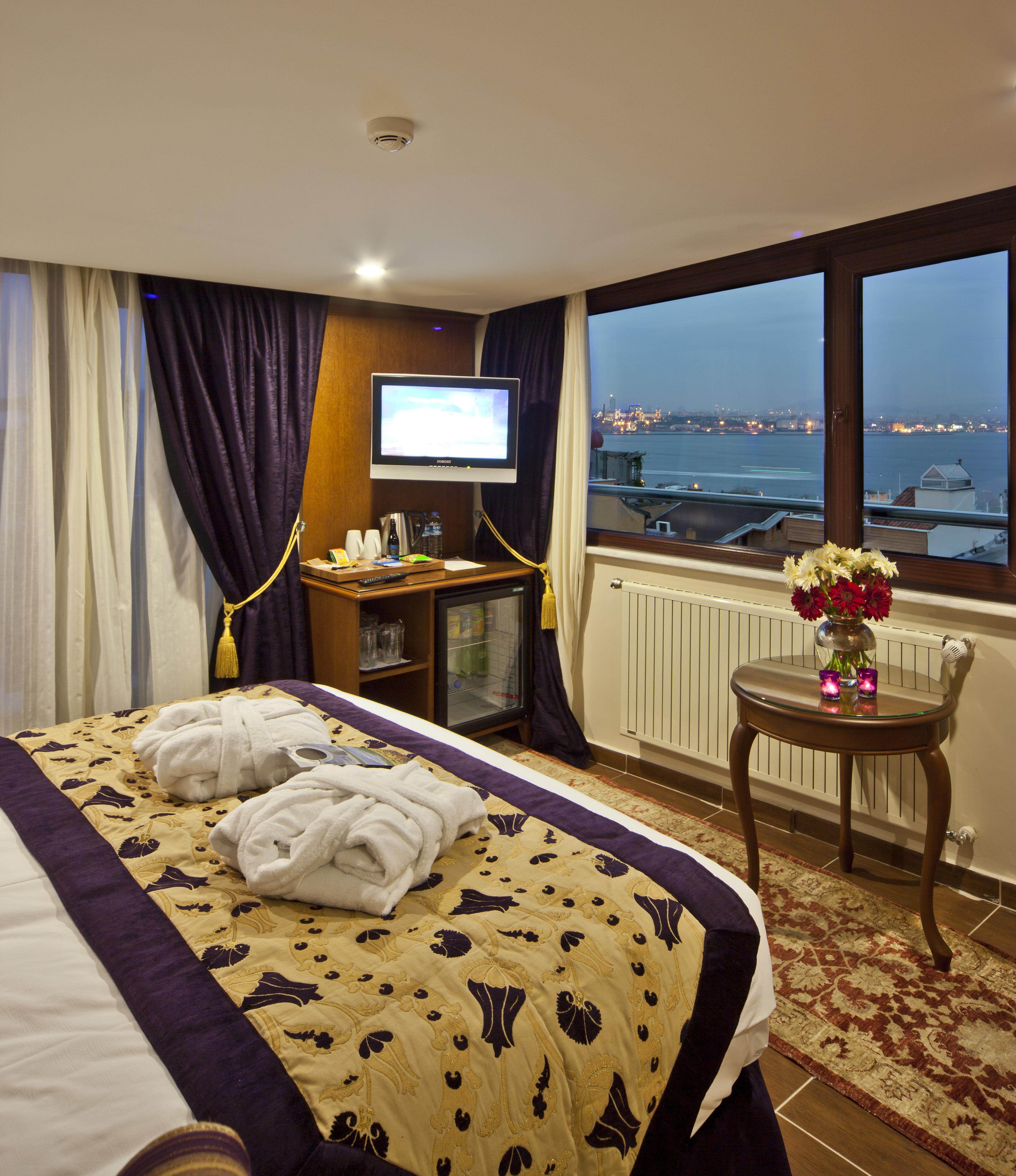 Glk Premier Acropol & 4*