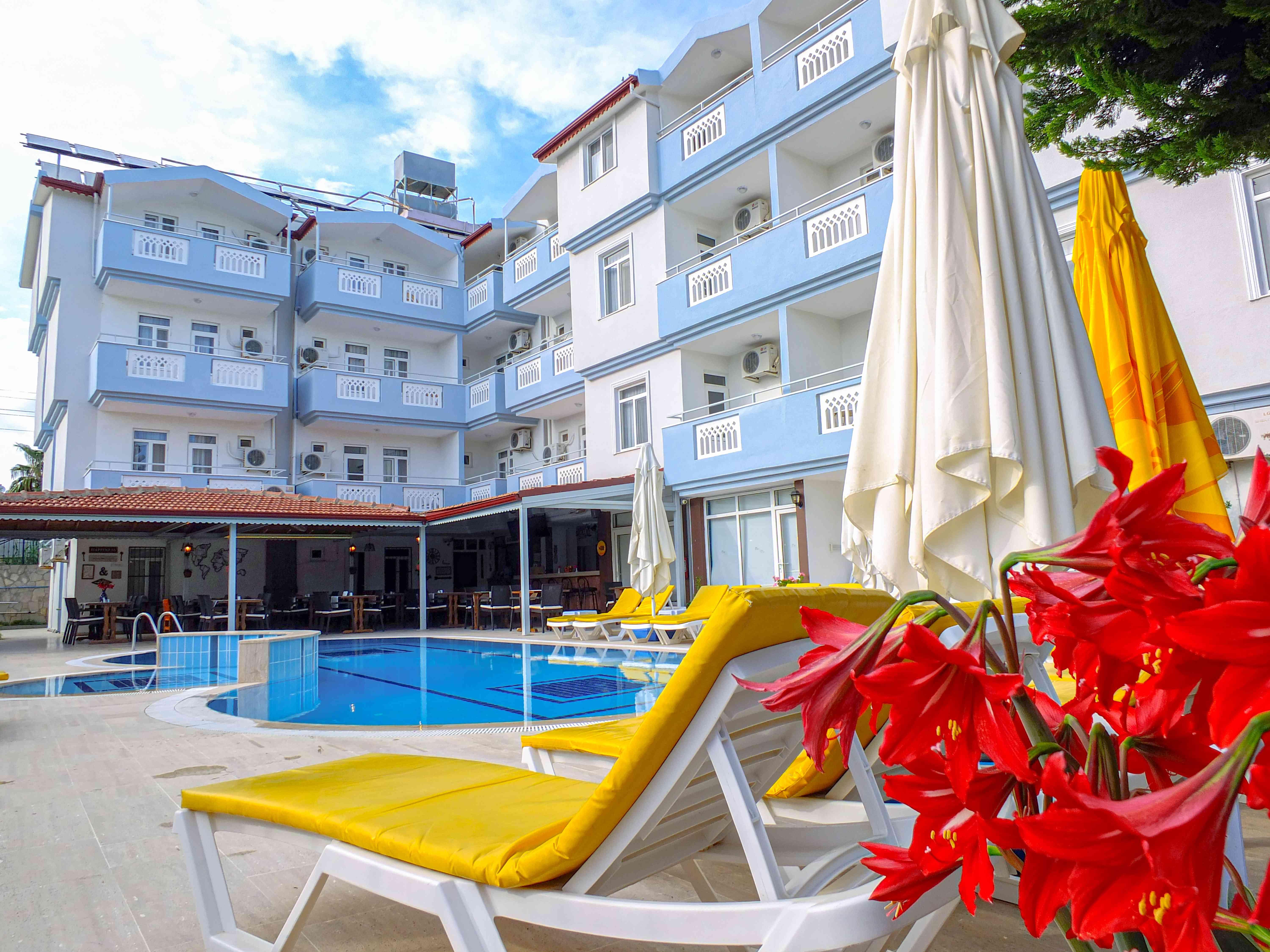 Victoria Princess Aparthotel Side