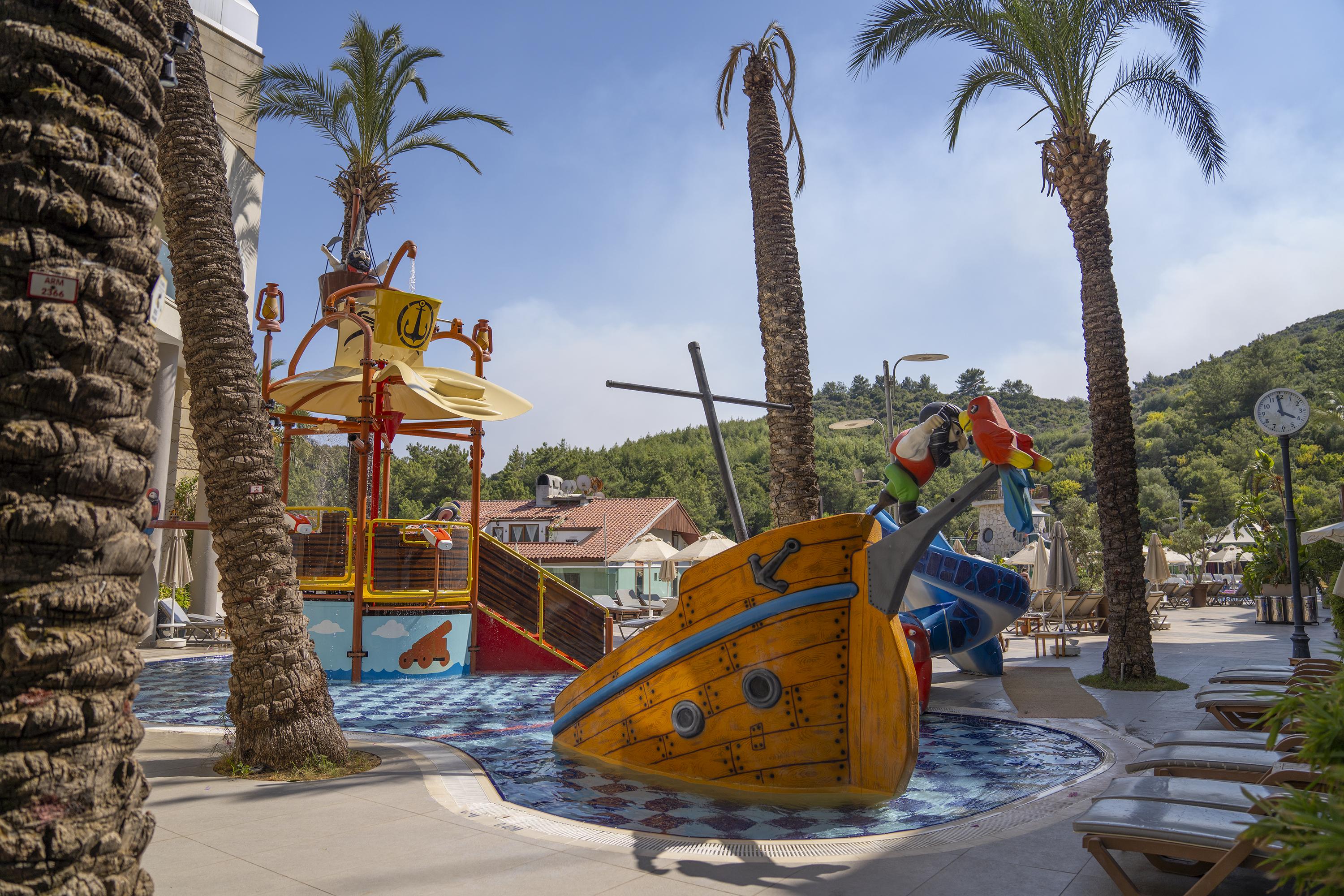 Grand Cettia Hotel 5*