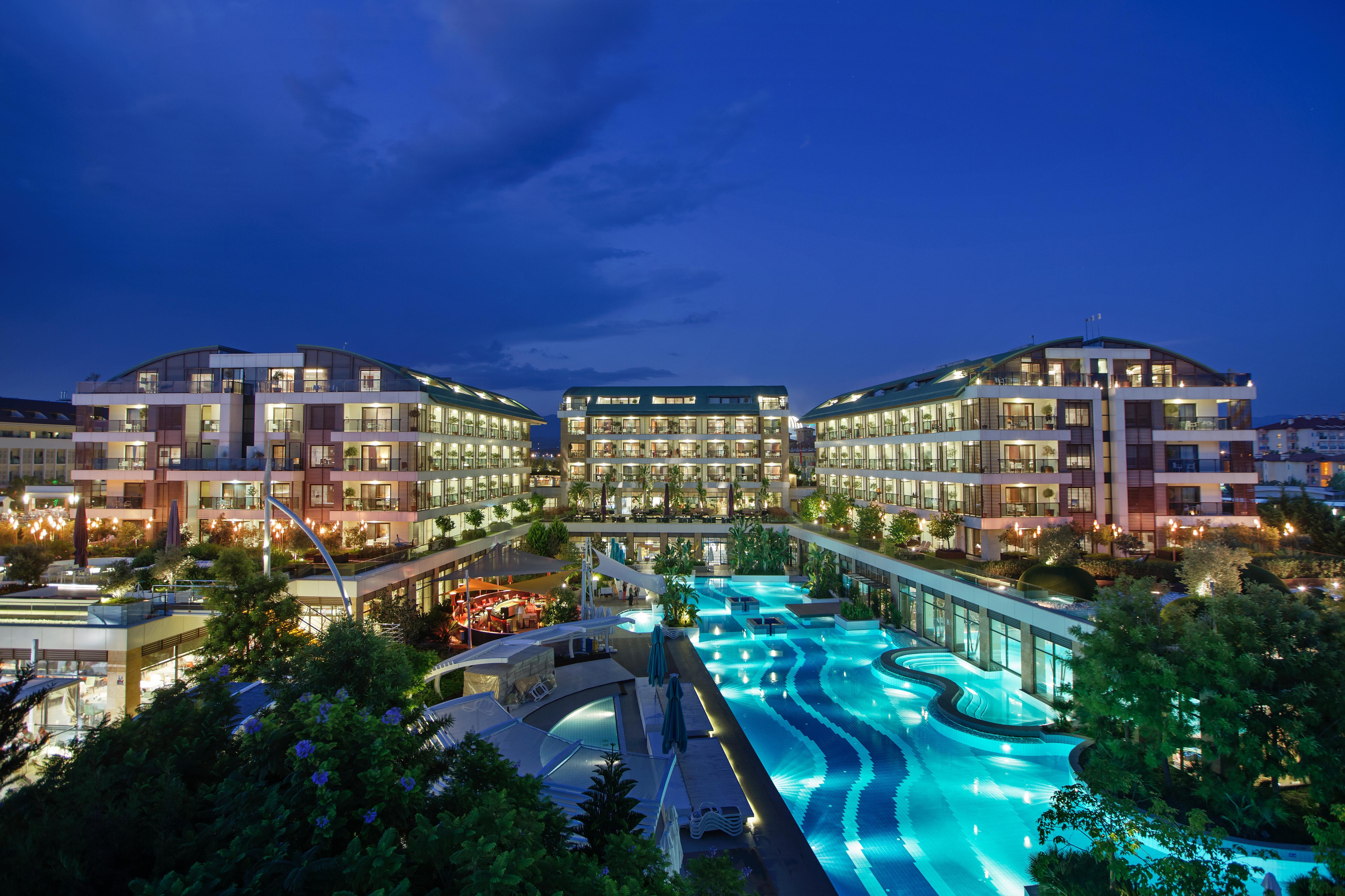 Resort Blue Only Adult 16 Side