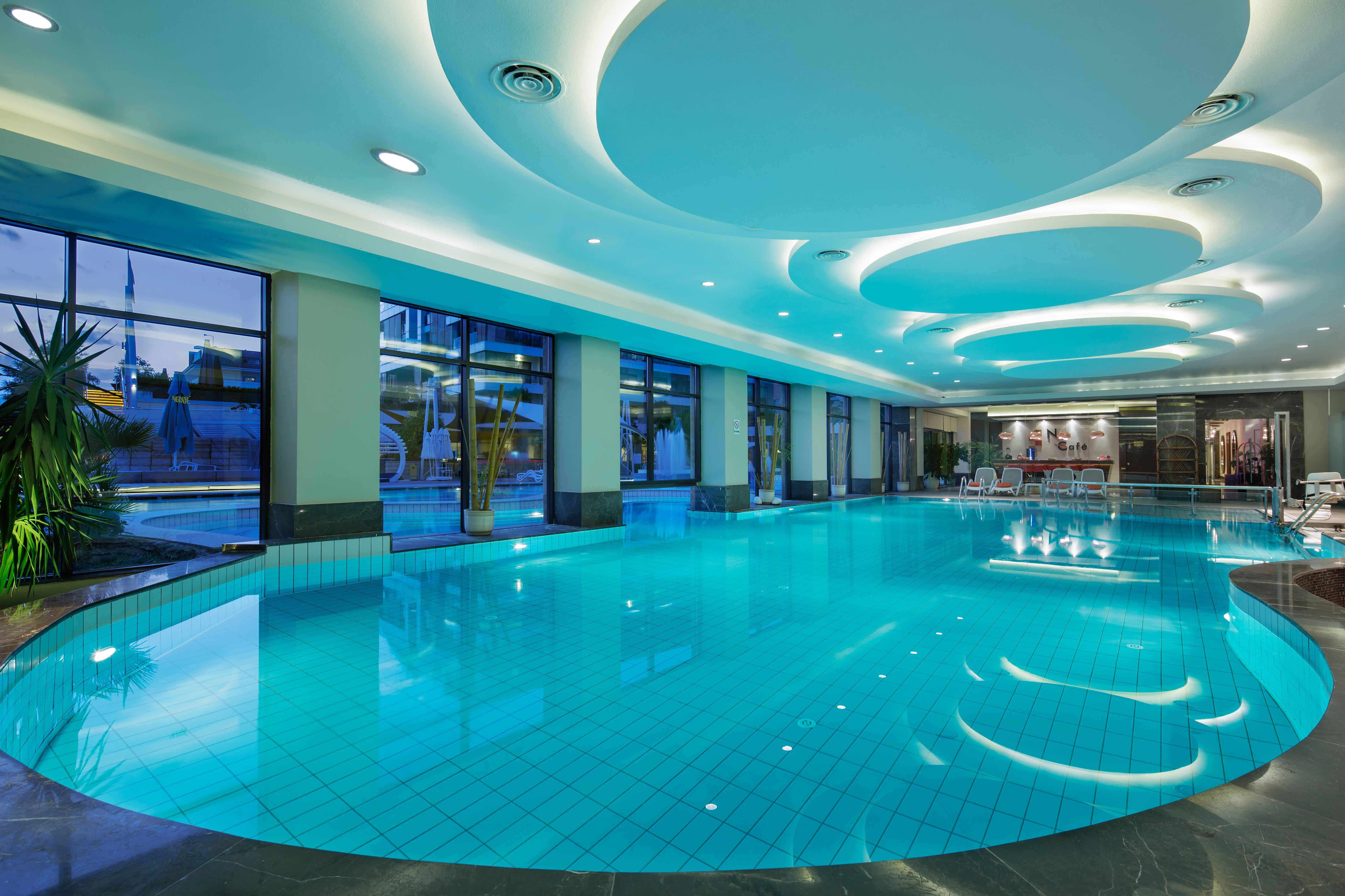 Blue Only Adult 16 Resort Side