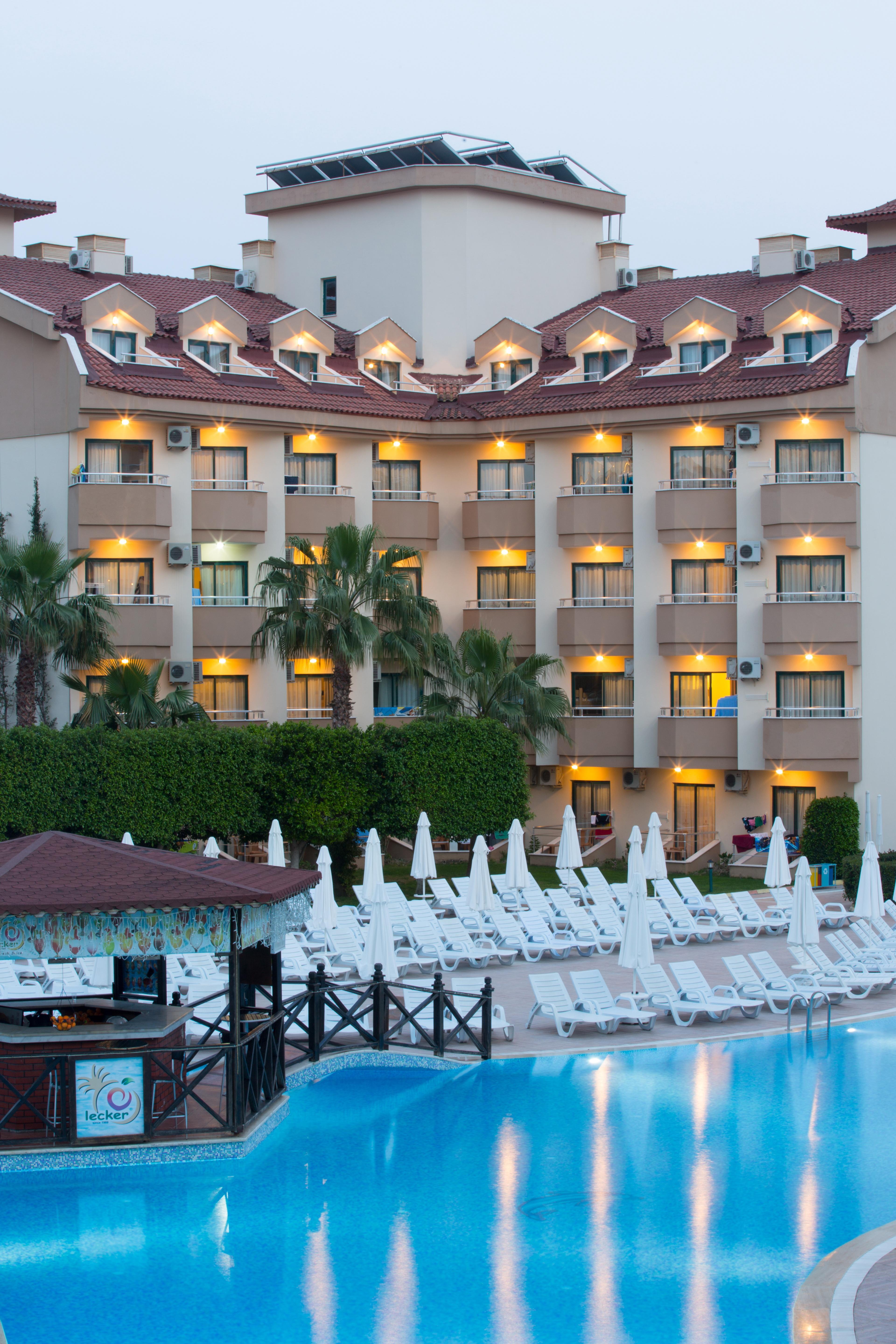 Grand Seker 4* Side