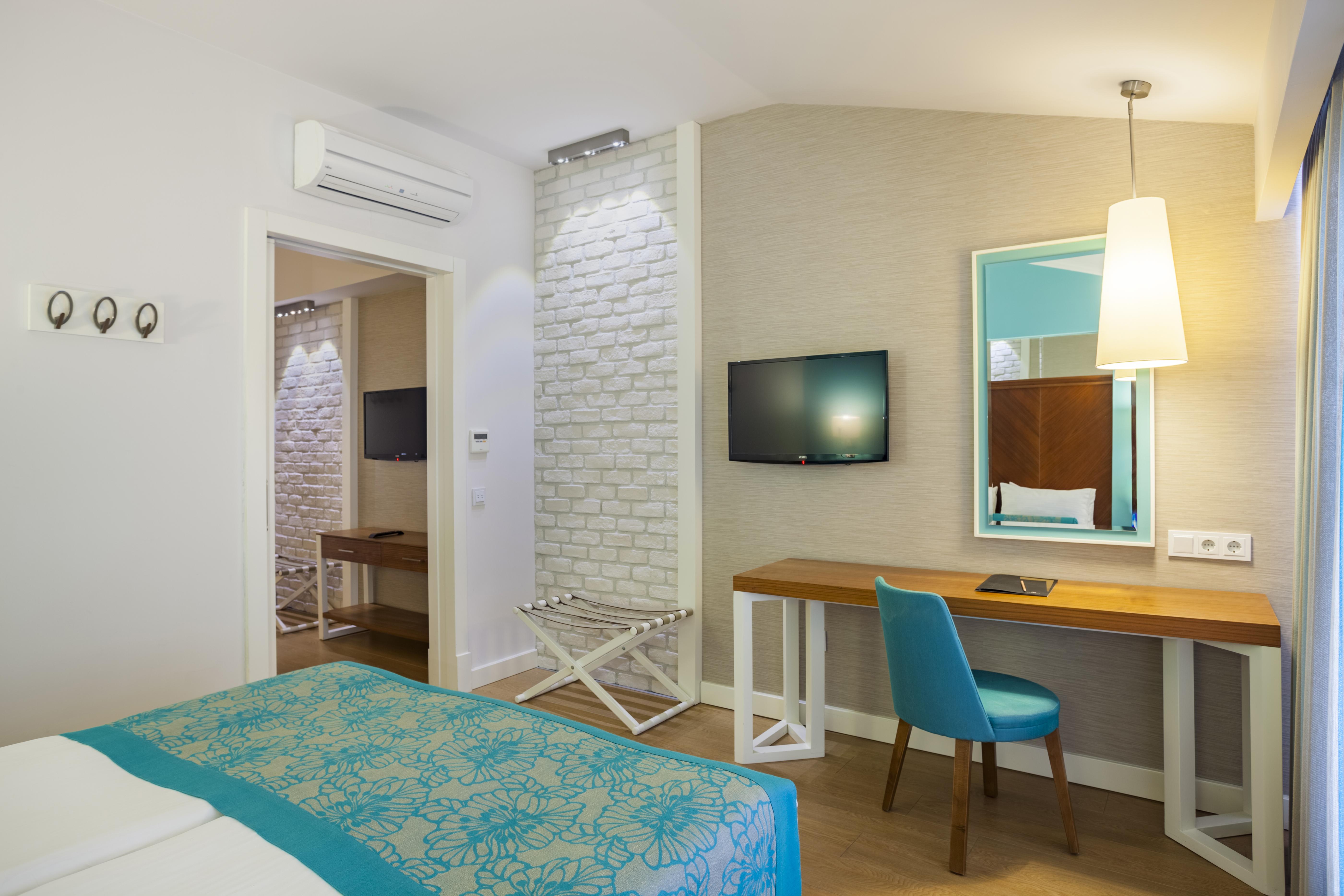 Terrace Elite Ultra 5* Side