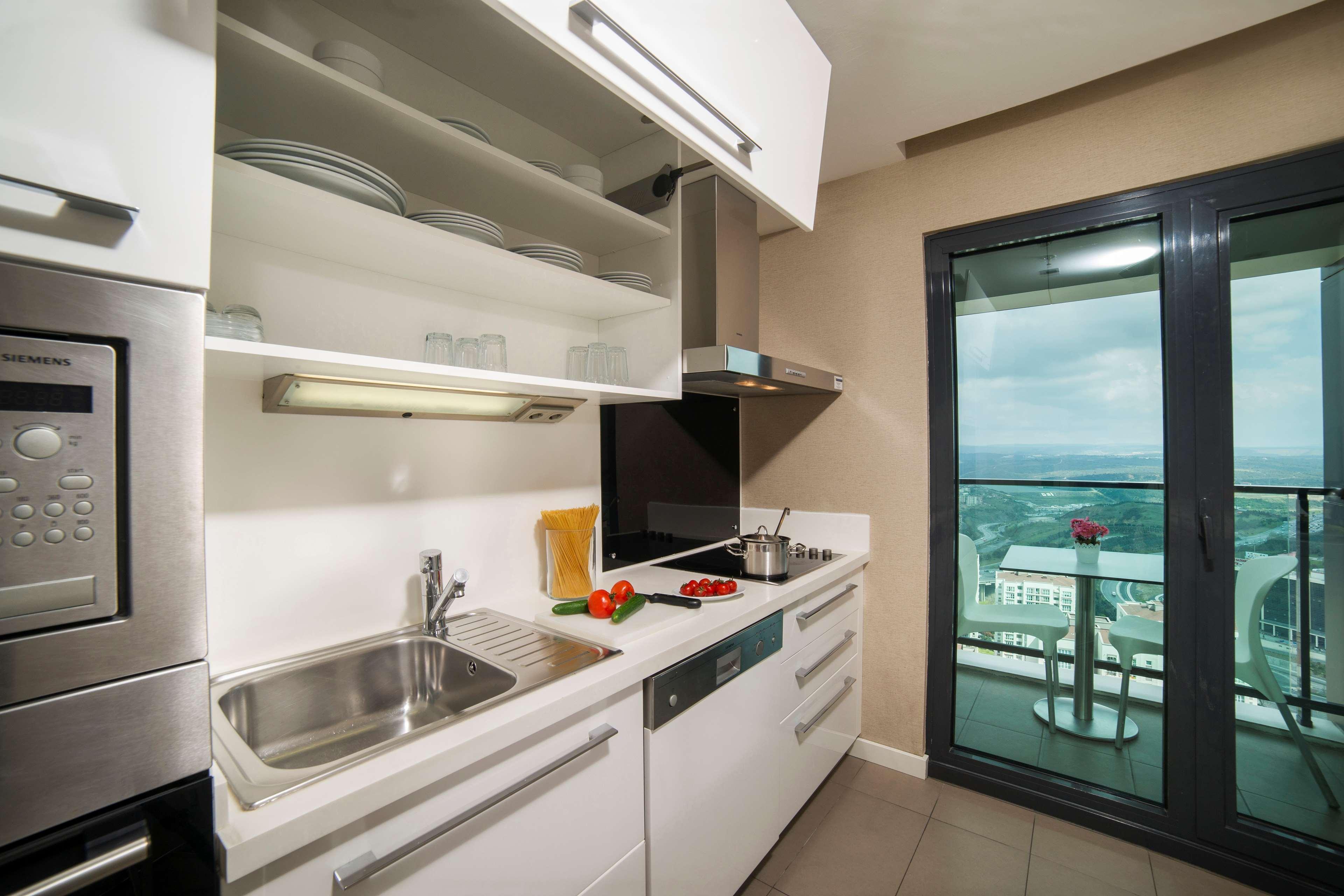 Hotel Radisson Residences Avrupa Tem 4*