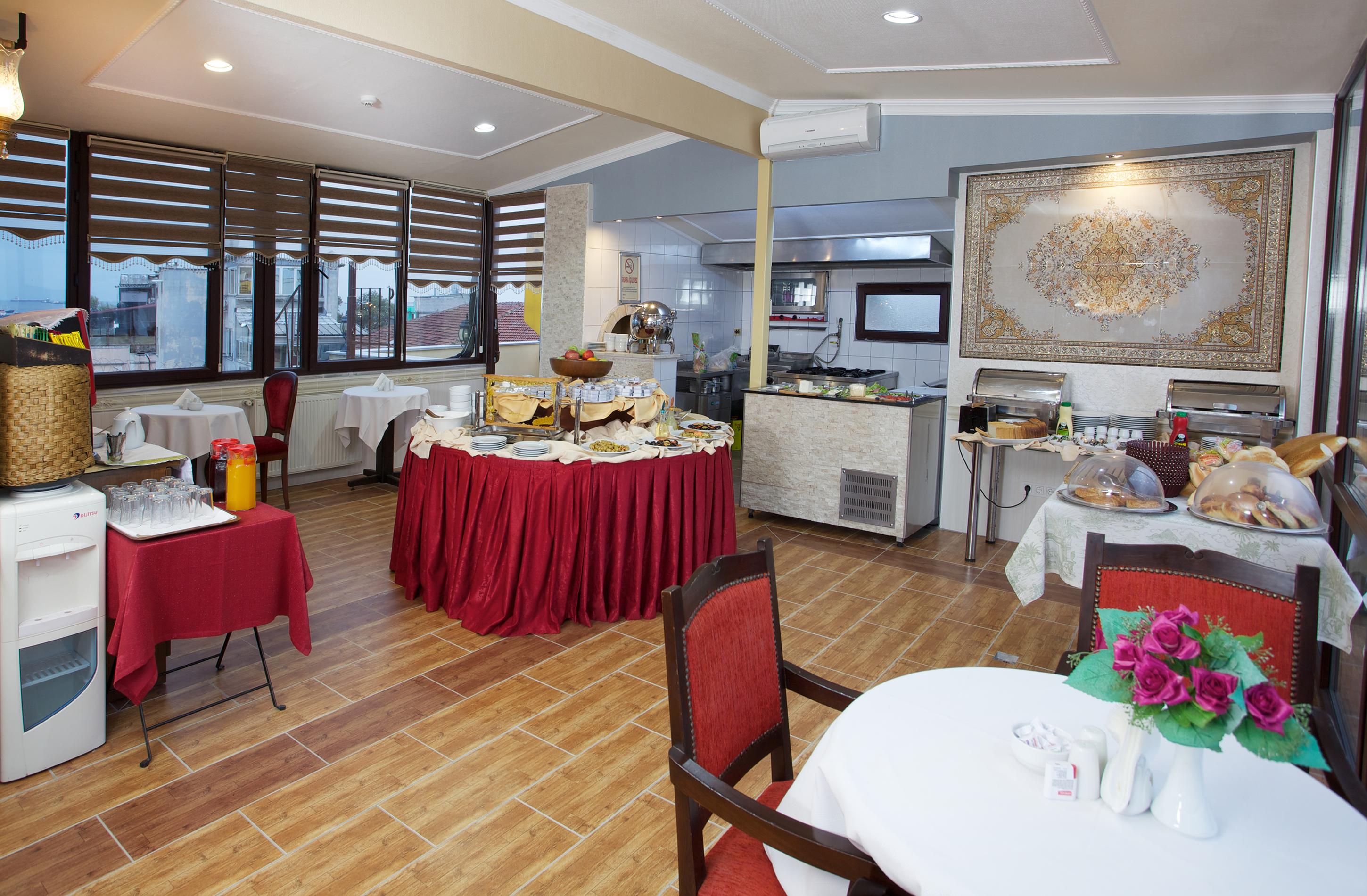 Hotel Amber & 4*