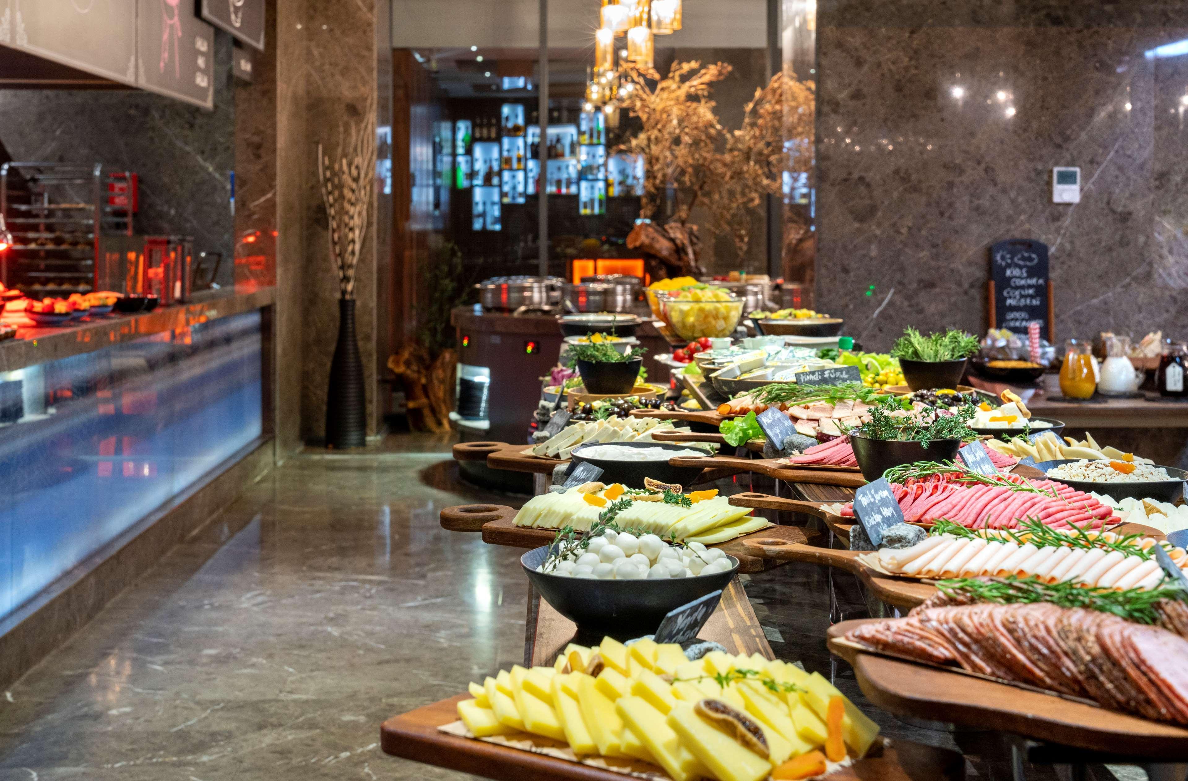 Radisson Blu Asia 5*