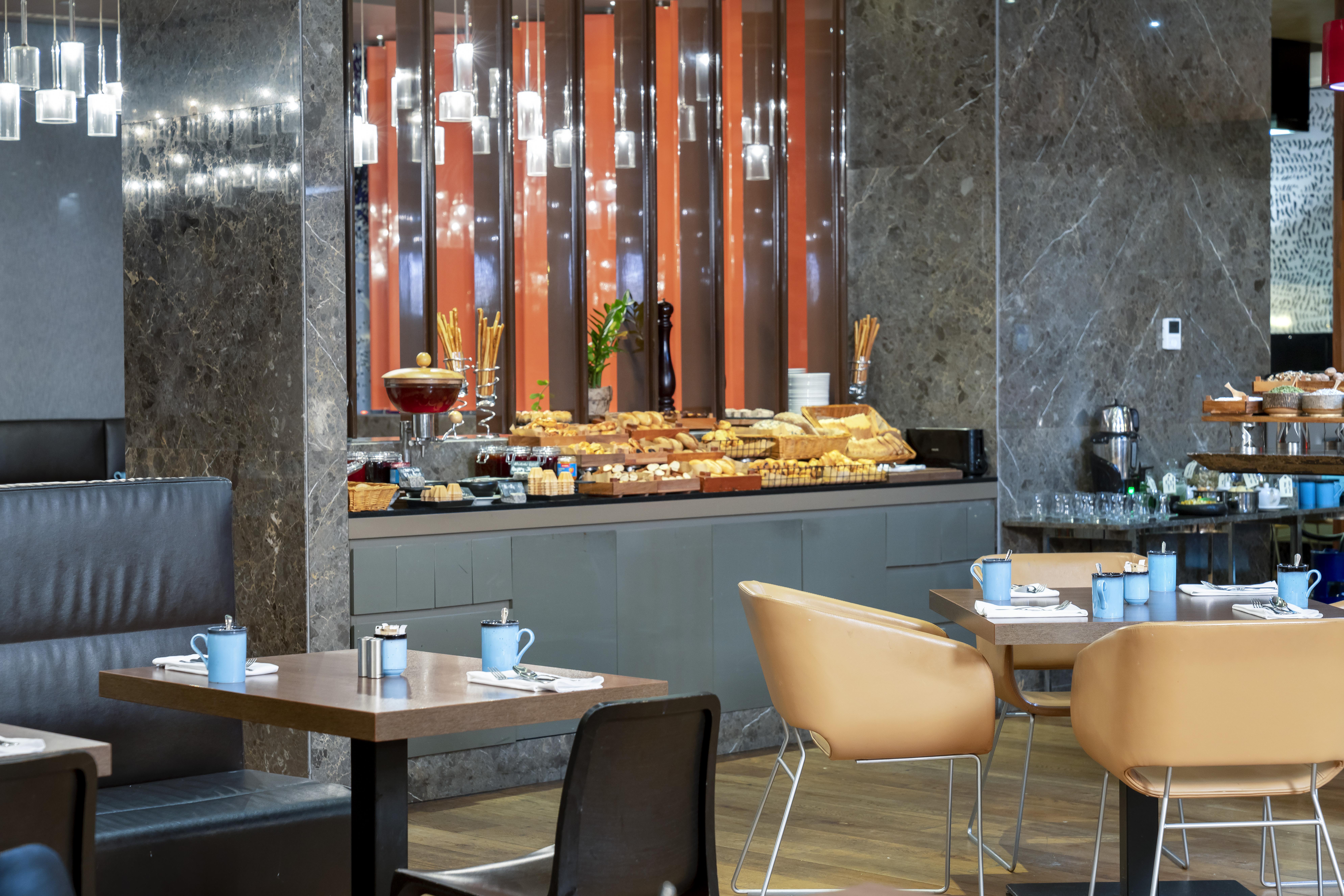 Hotel Radisson Blu Asia 5*