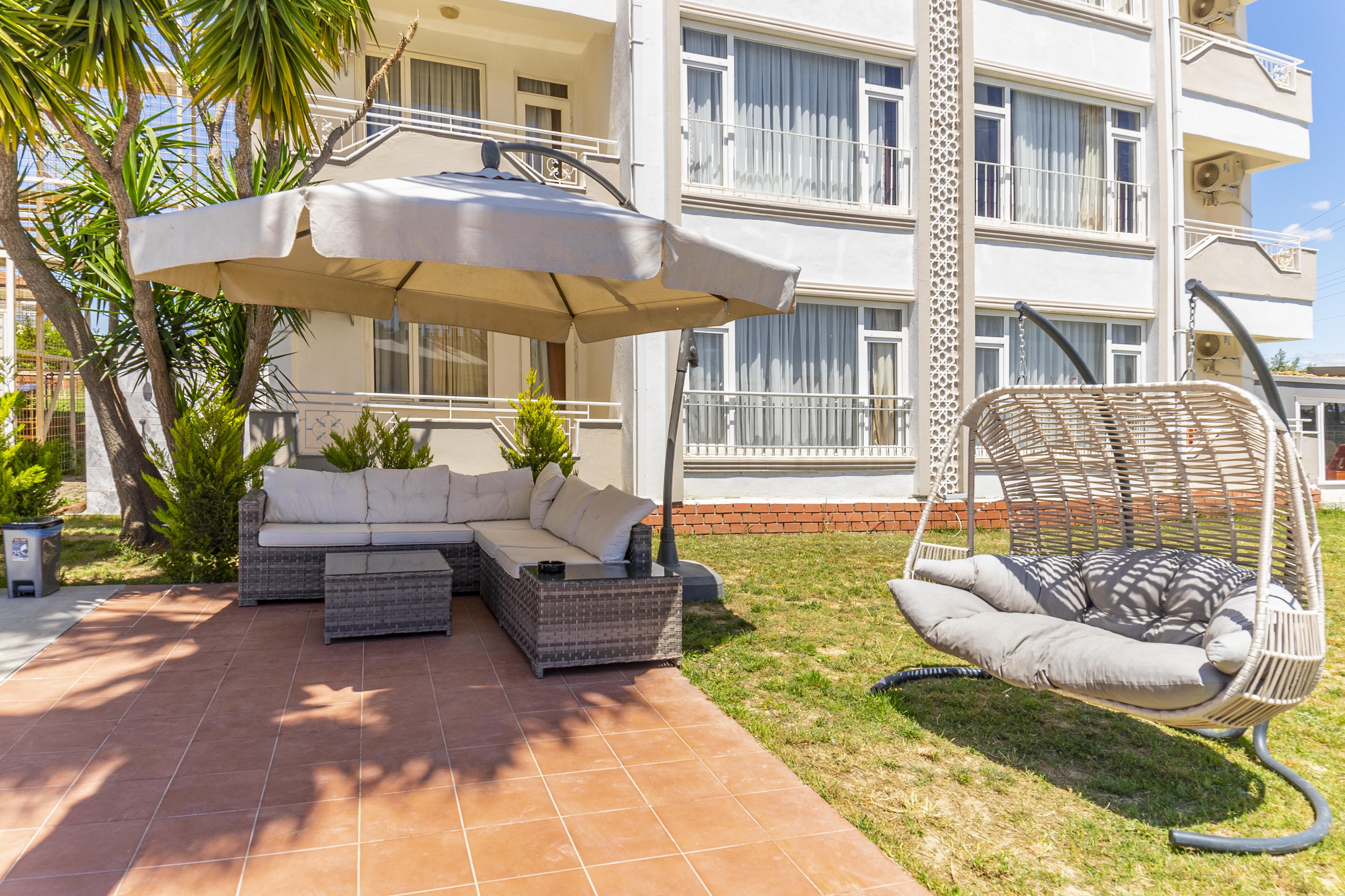 New Garden Aparthotelside 3*