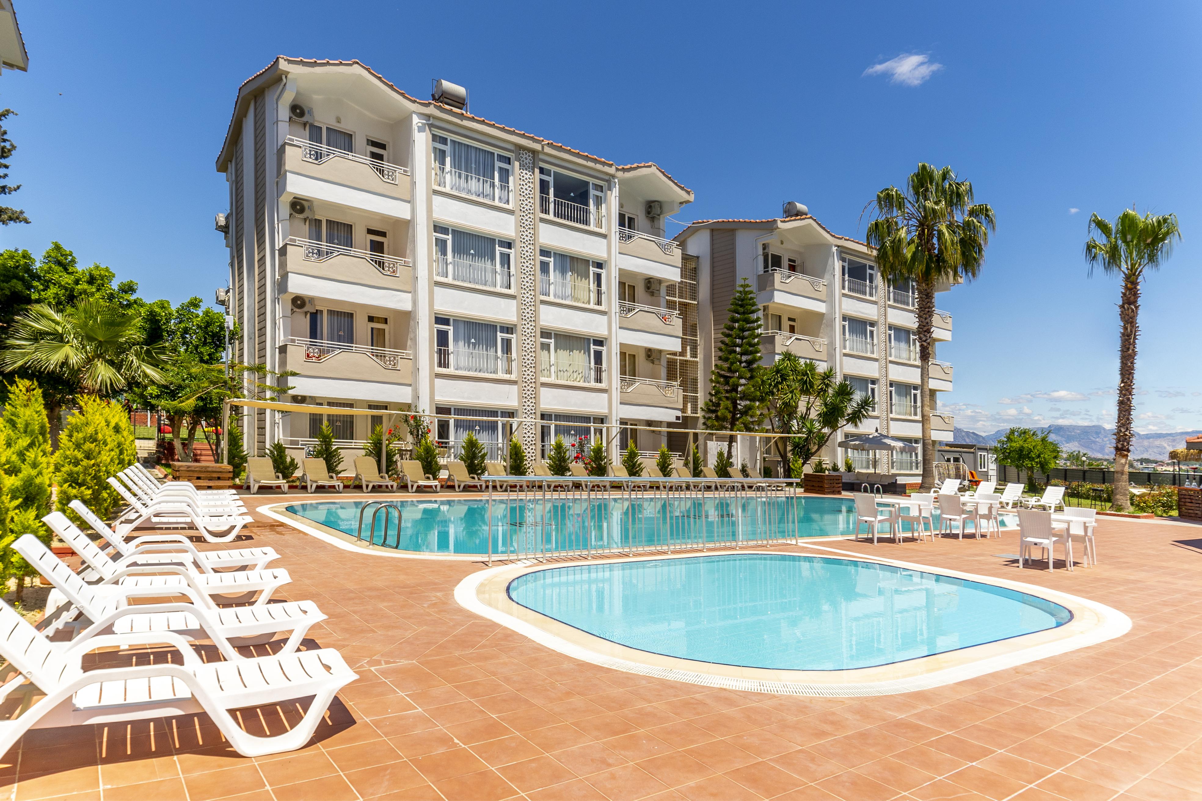 New Garden Aparthotelside 3* Side