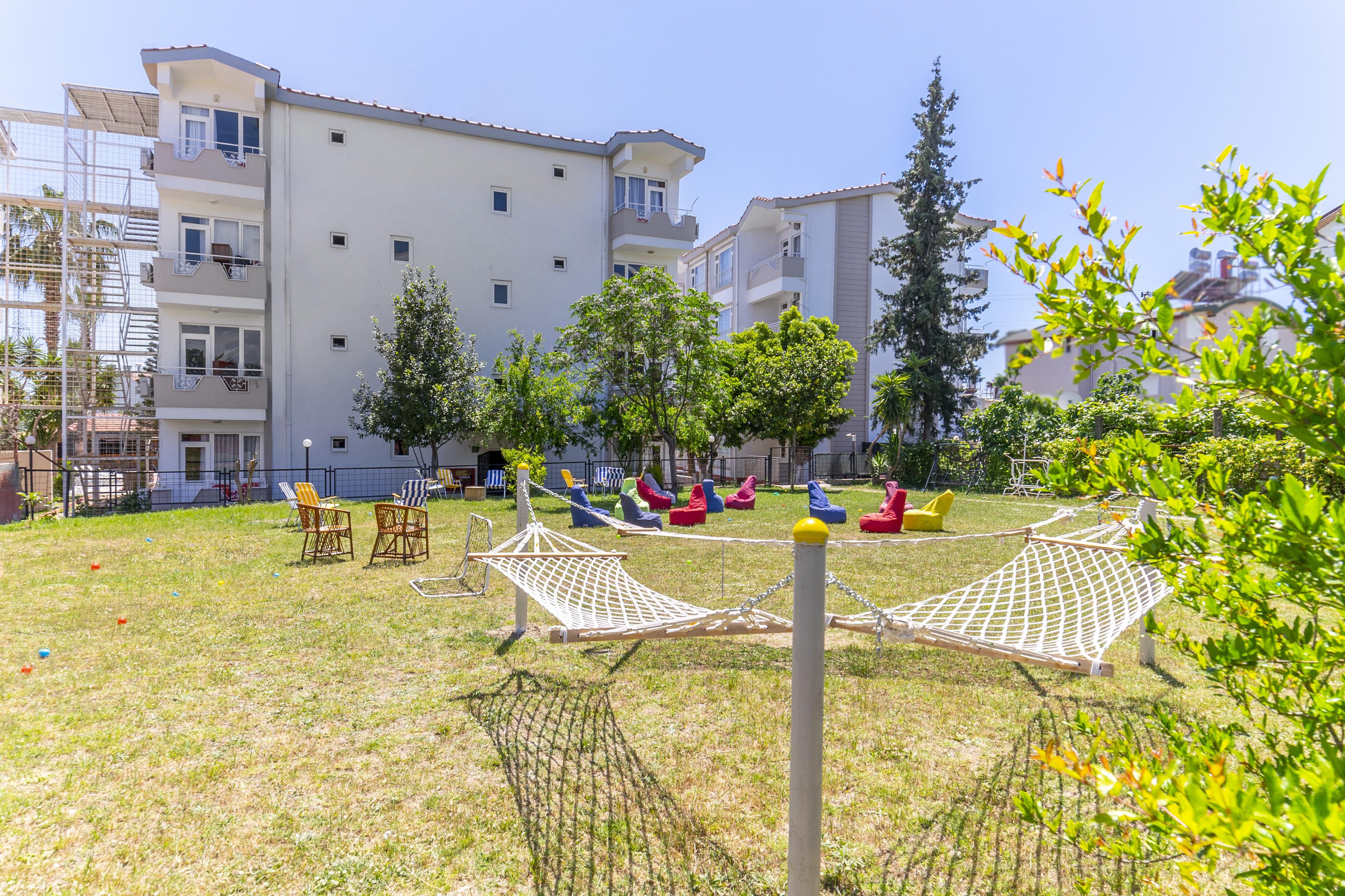 New Garden Aparthotelside Side