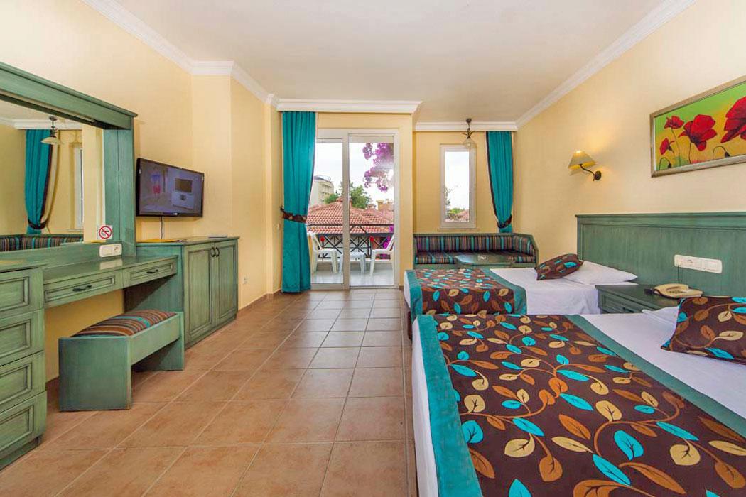 Club Dizalya Hotel 4*