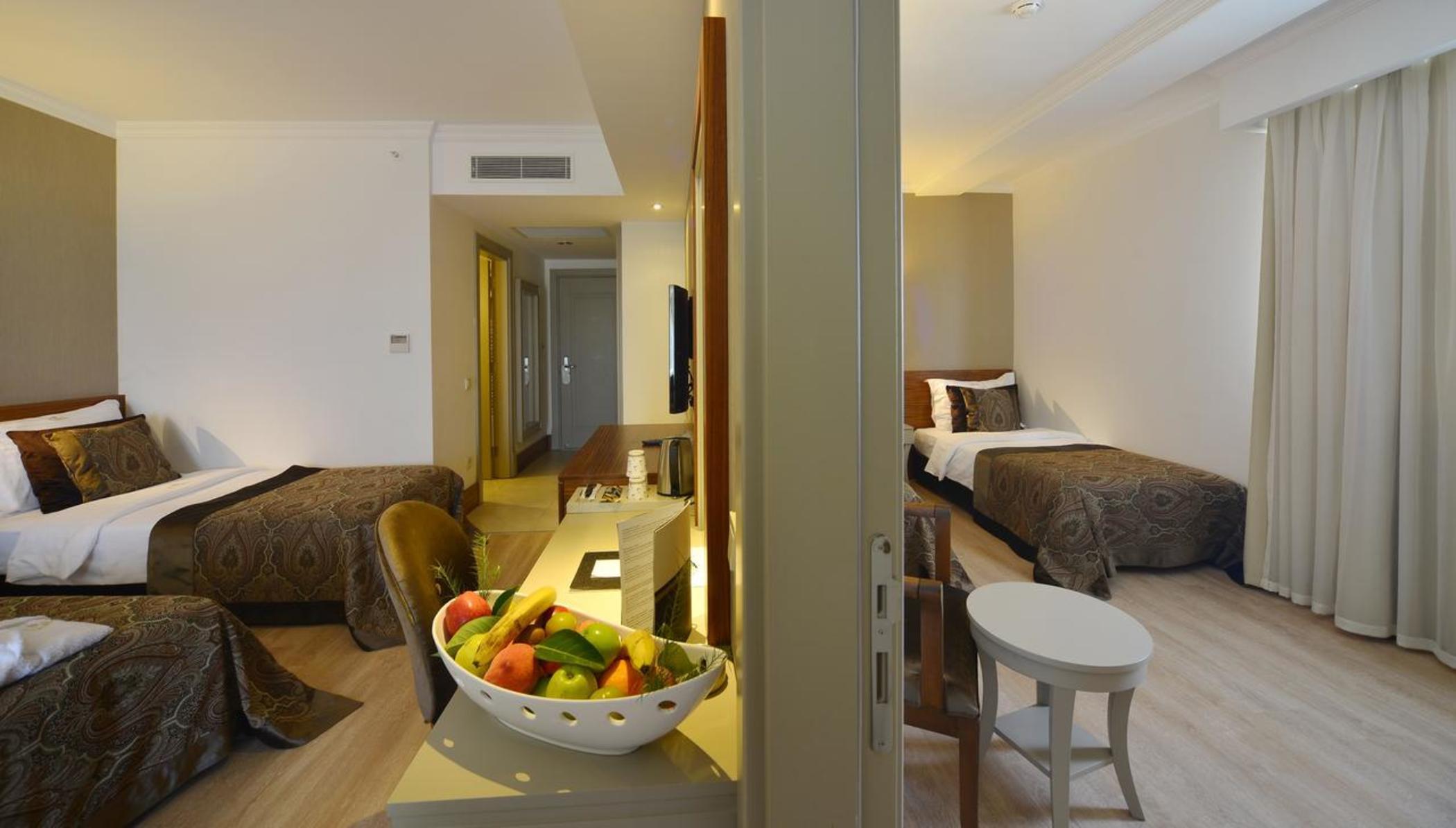 Crown Serenity Ultra 5* Side