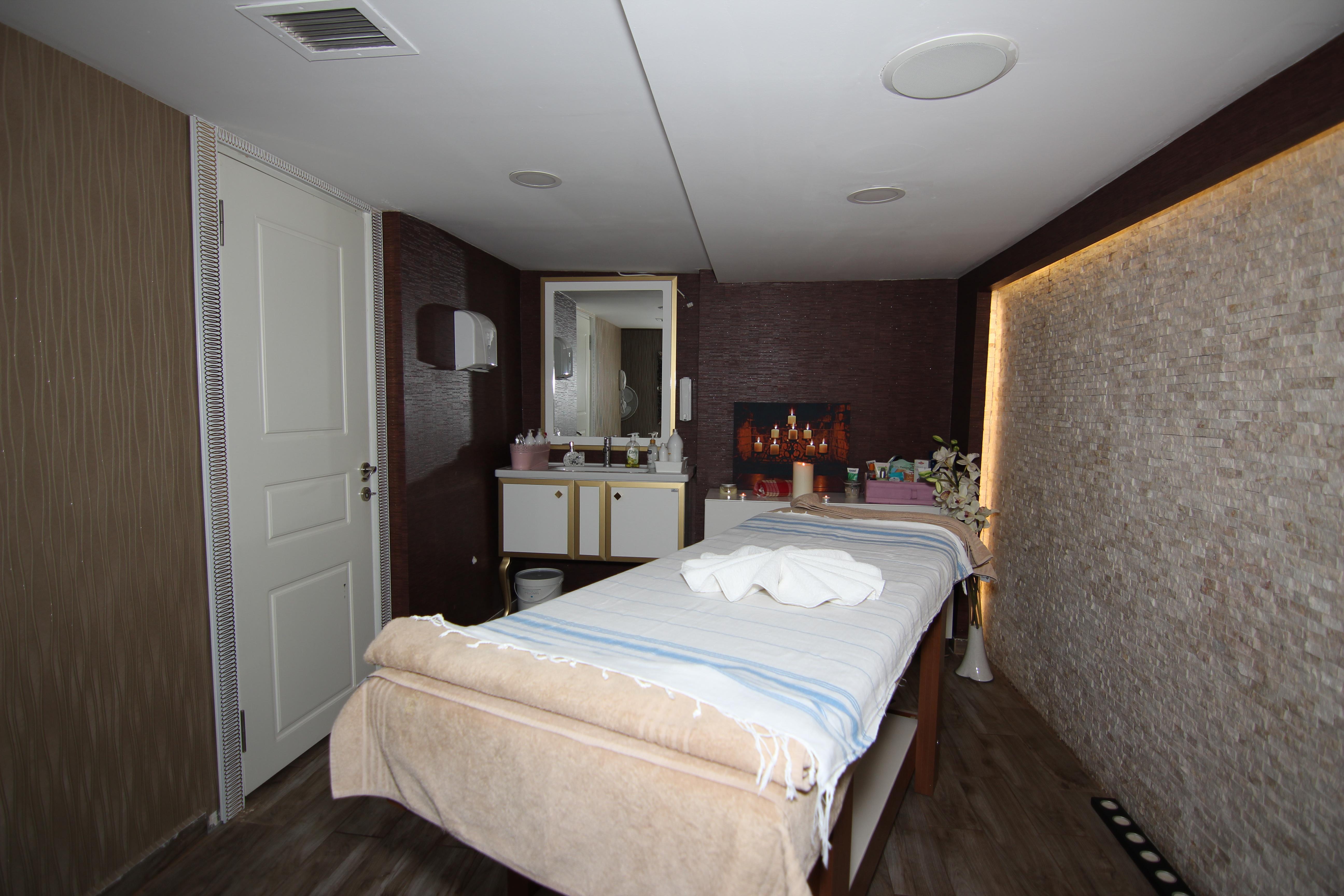 Diamond Royal Hotel 3*