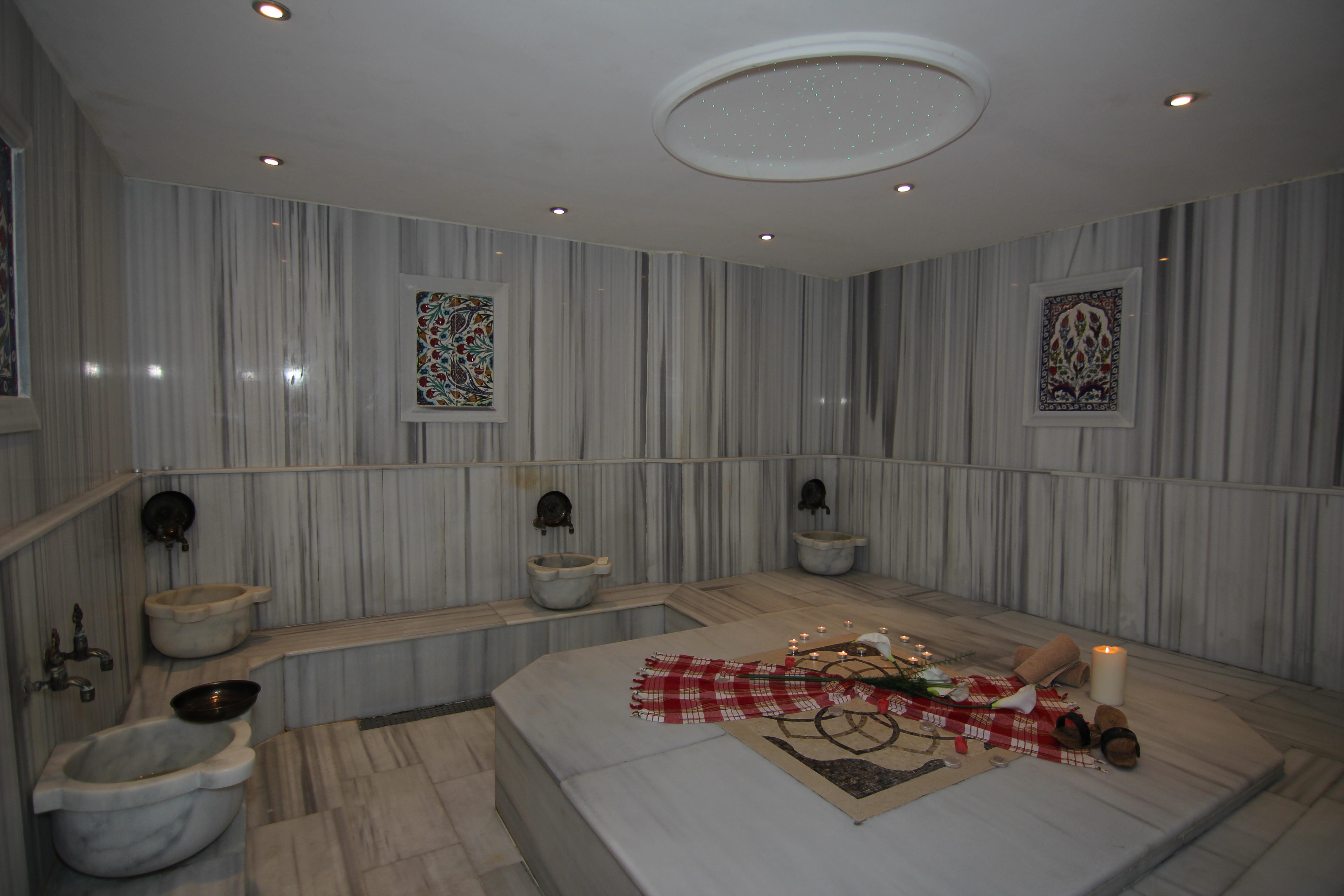 Diamond Royal Hotel 3*