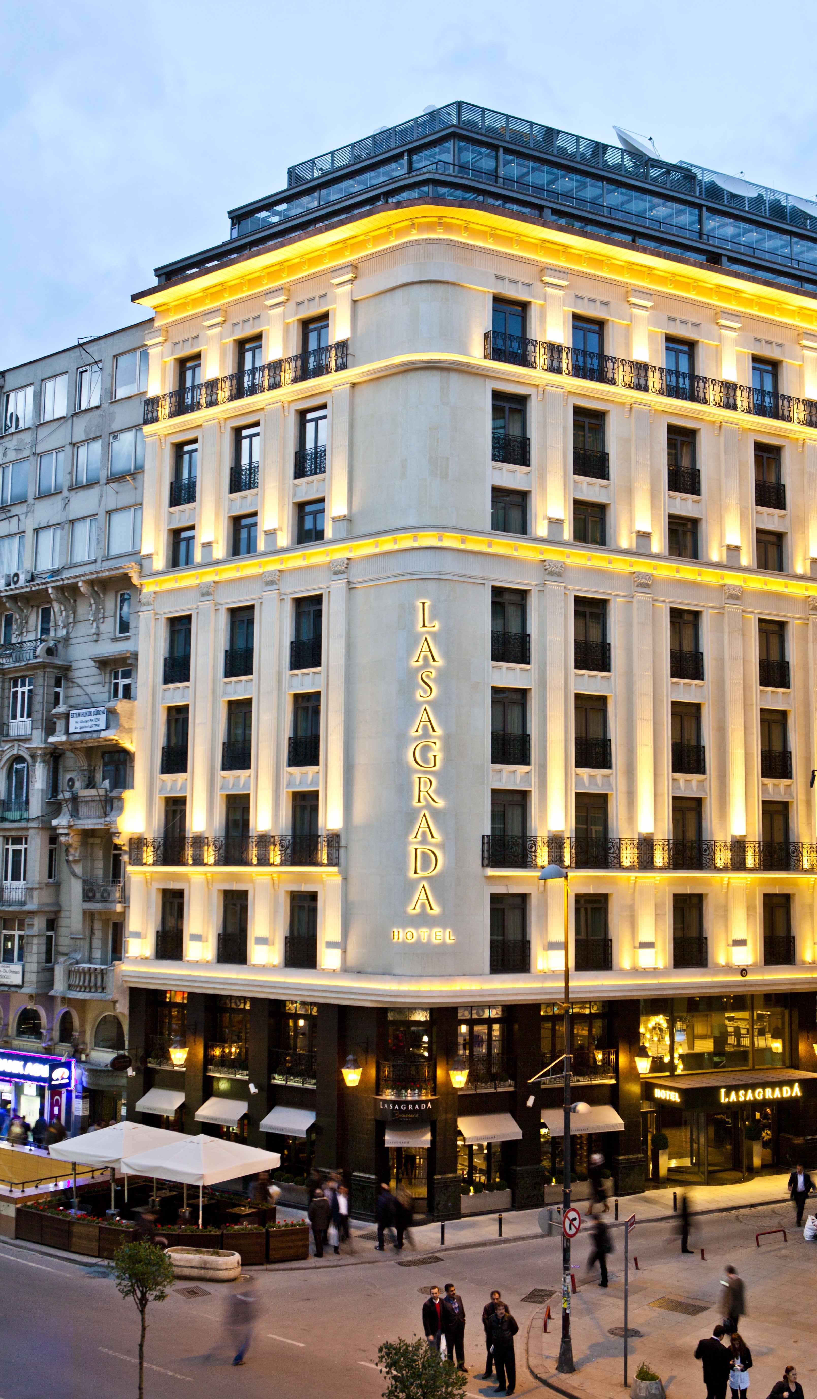 Hotel Lasagrada 5*