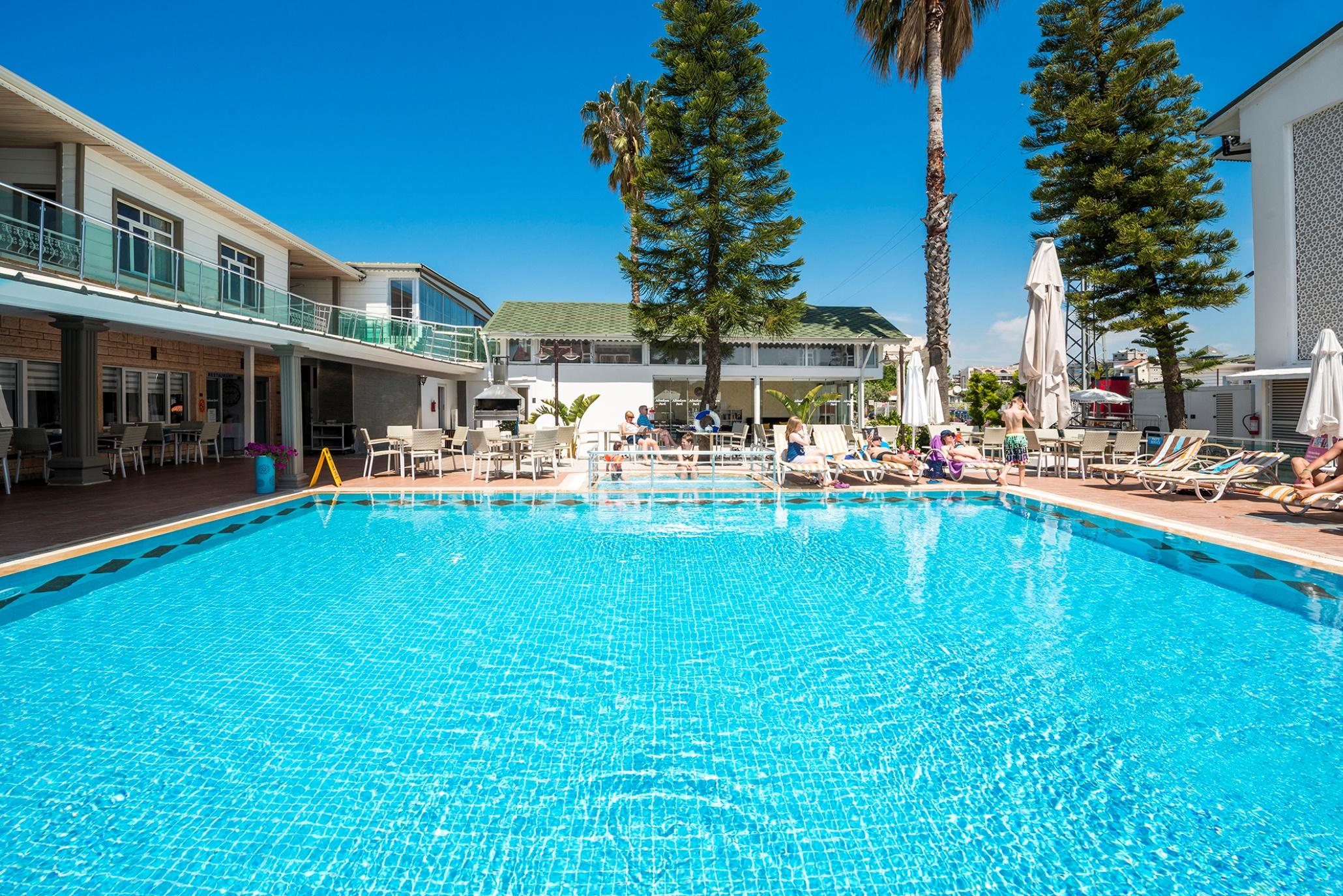 Clover Magic Altinkum Park Hotel