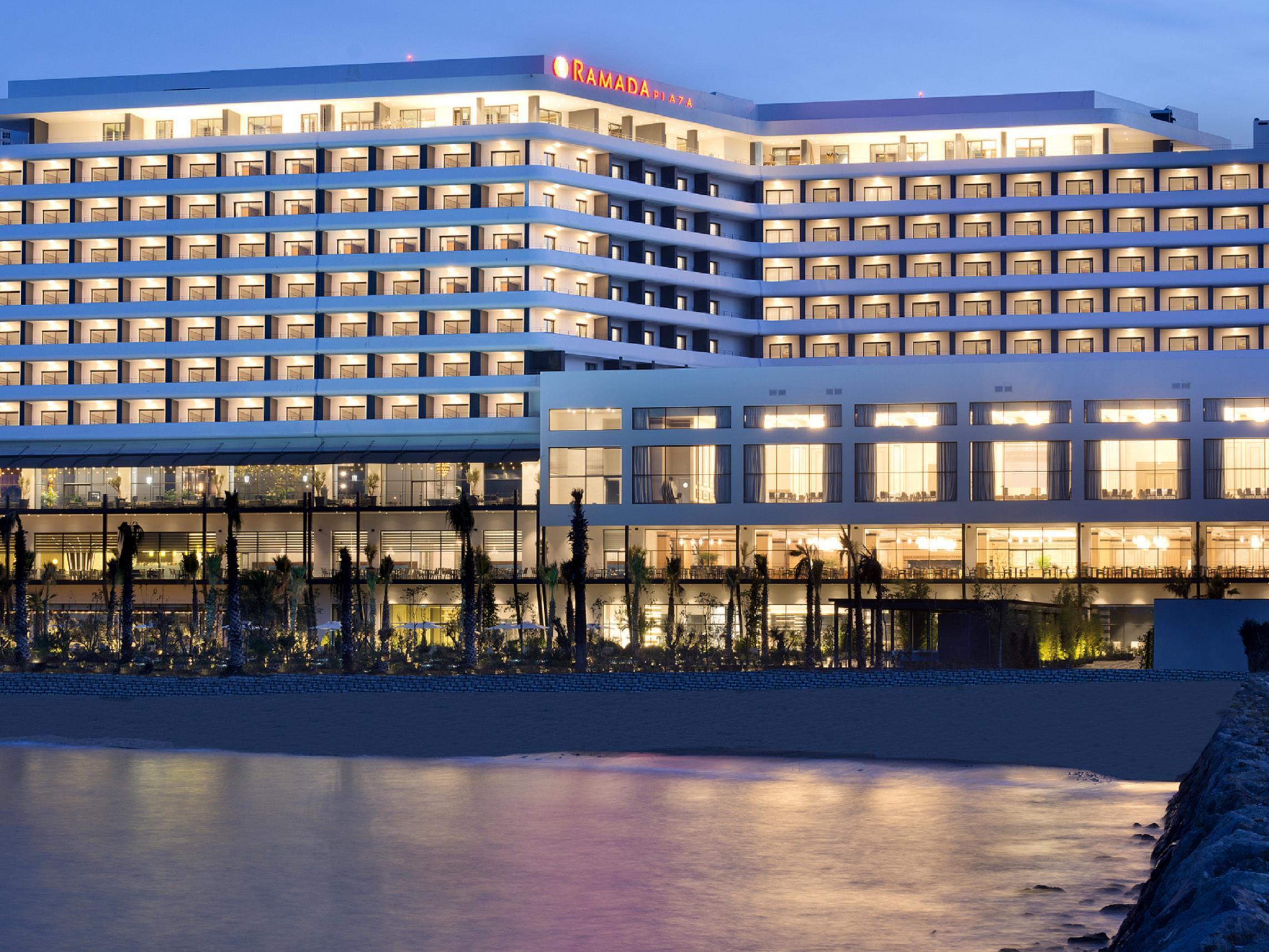 Ramada Plaza & Hotel
