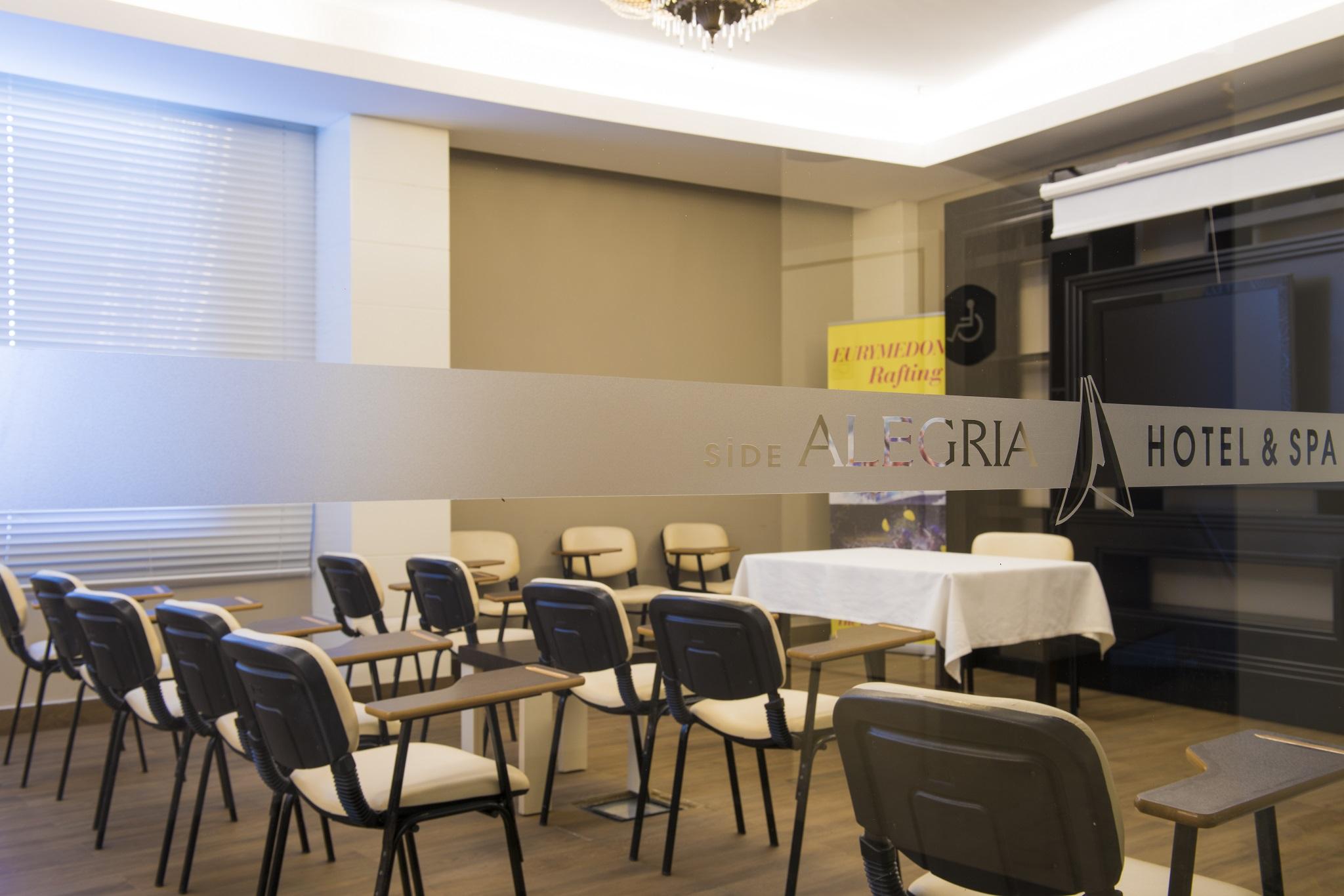 Resort Alegria & (adults Only) Side