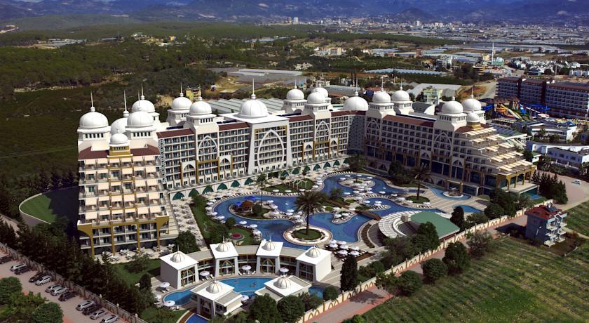 Alan Xafira Deluxe & Hotel 5*
