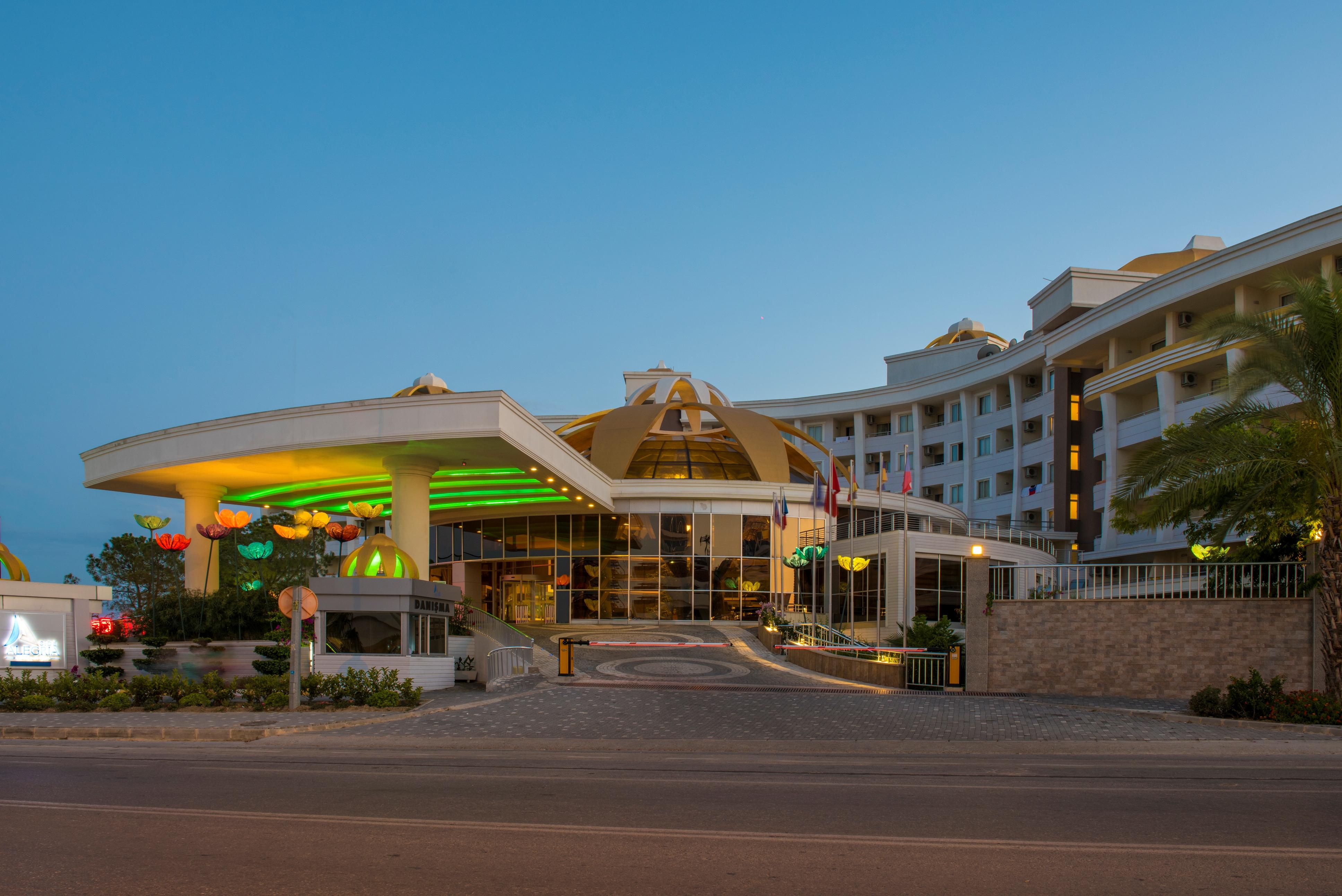 Resort Alegria & (adults Only) Side