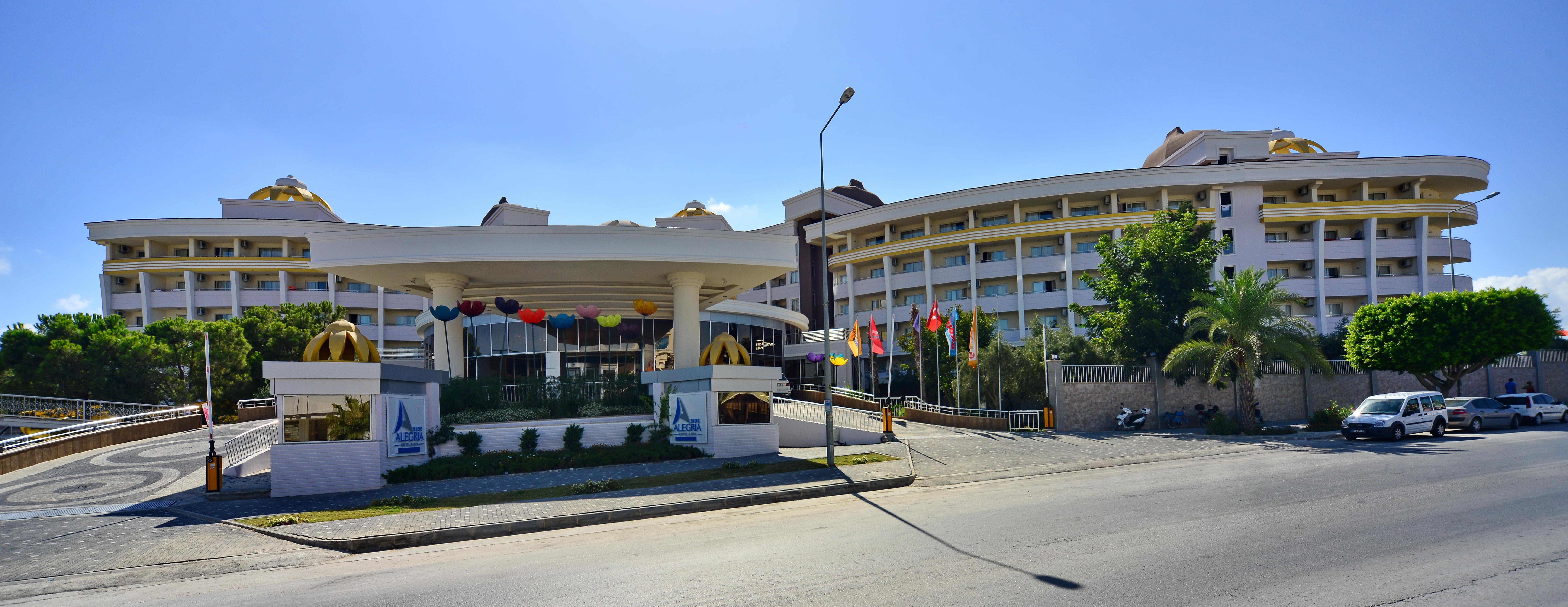 Resort Alegria & (adults Only) Side