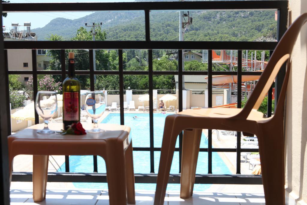 Akasia Hotel *
