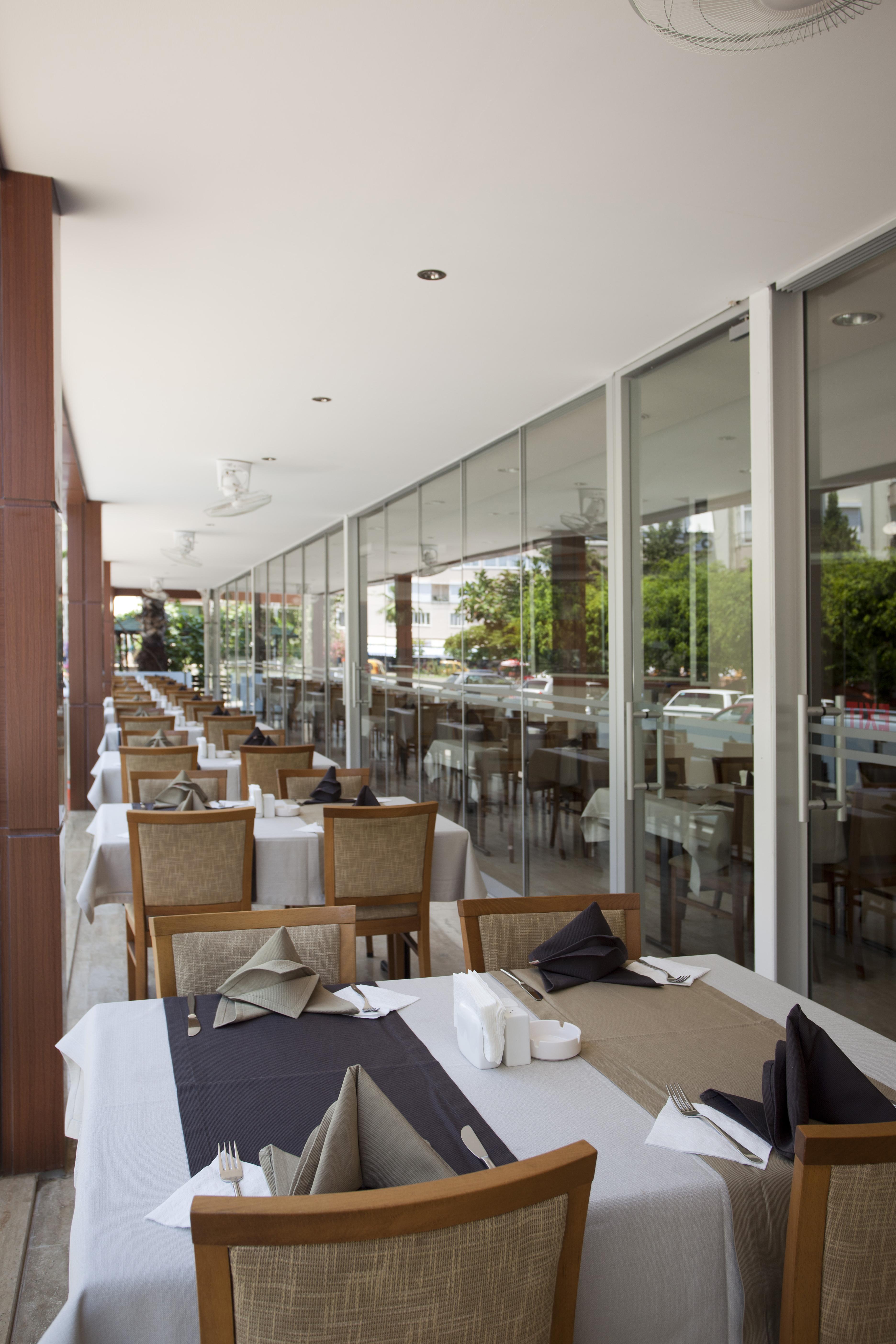 Riviera & Hotel 4*