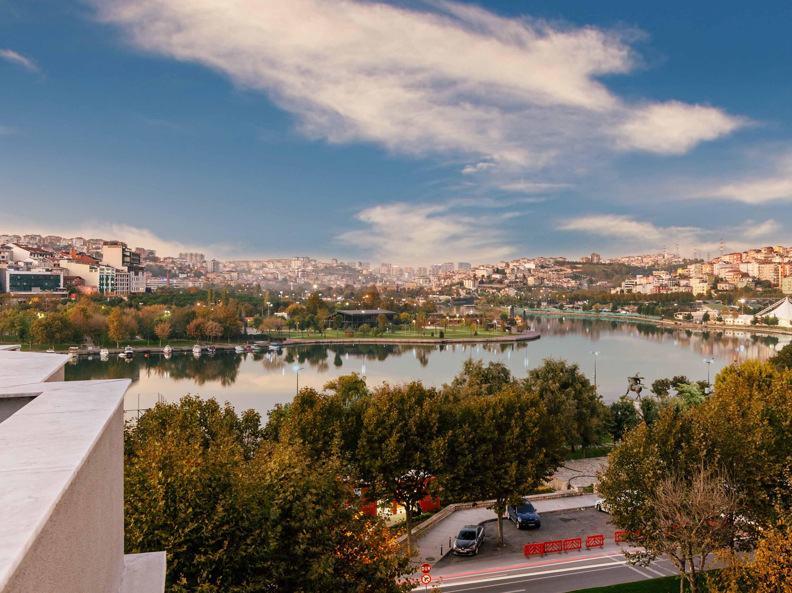 Hotel Ramada By Wyndham Istanbul Golden Horn
