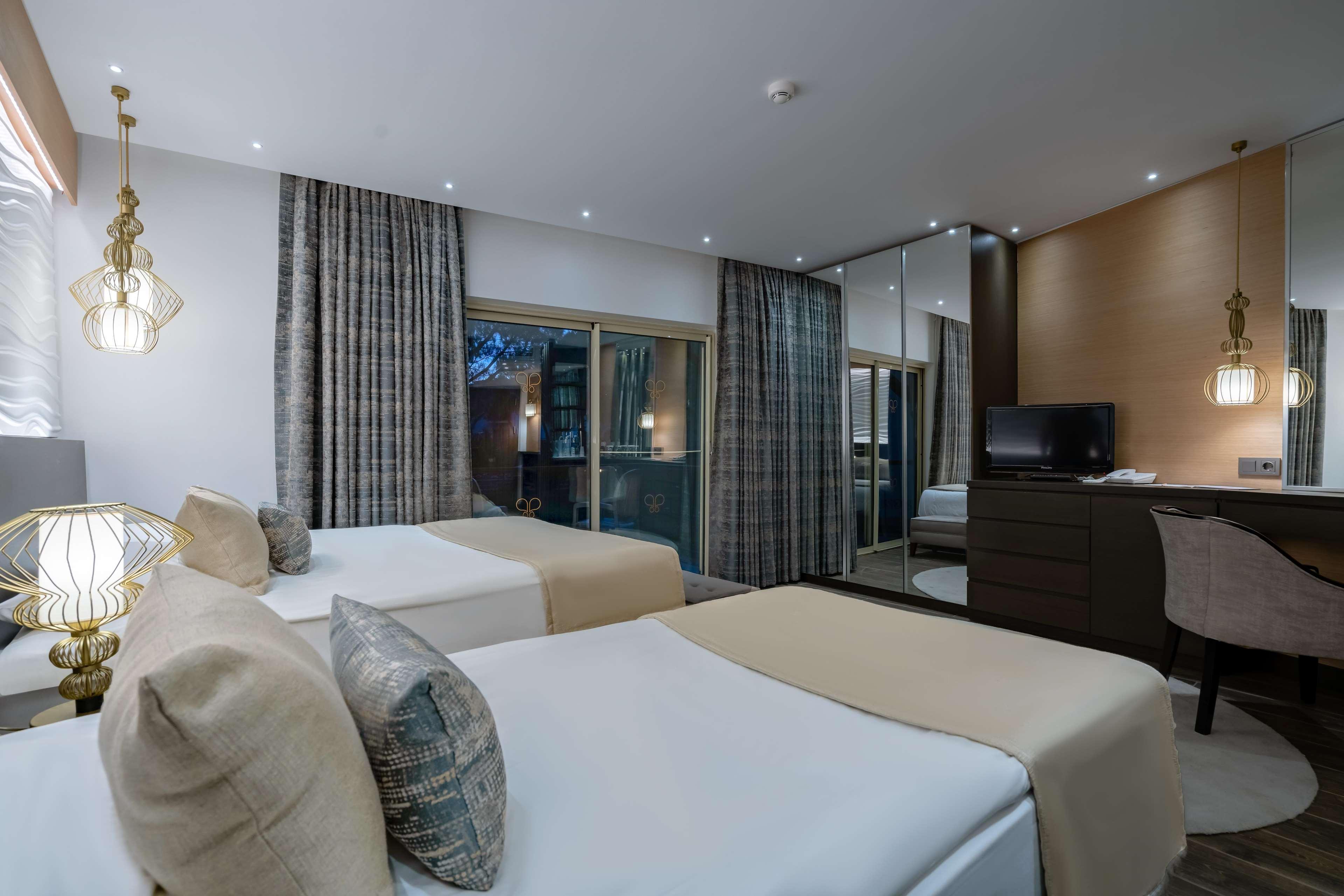 Papillon Belvil Village 5*