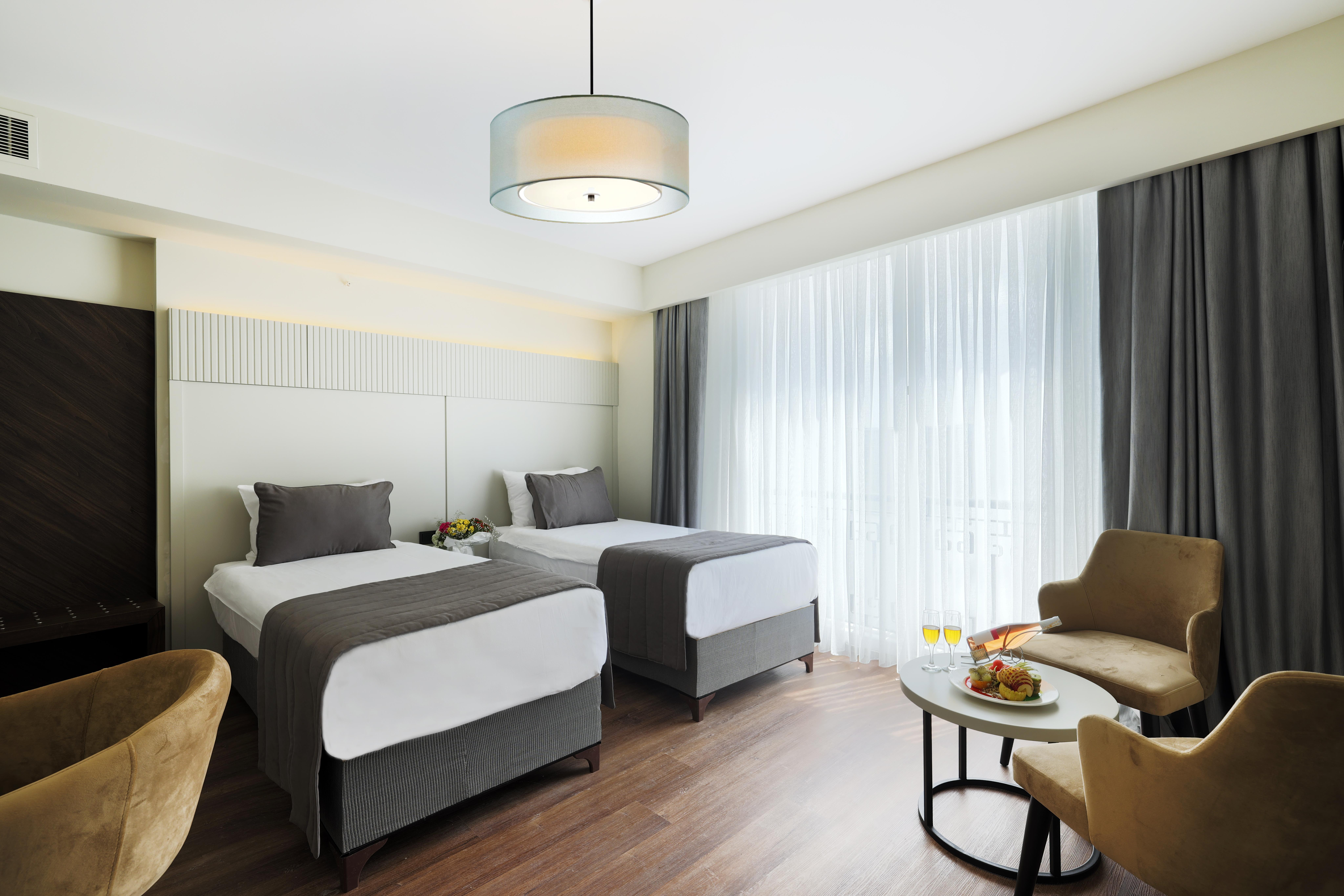 Orka Taksim & 4*