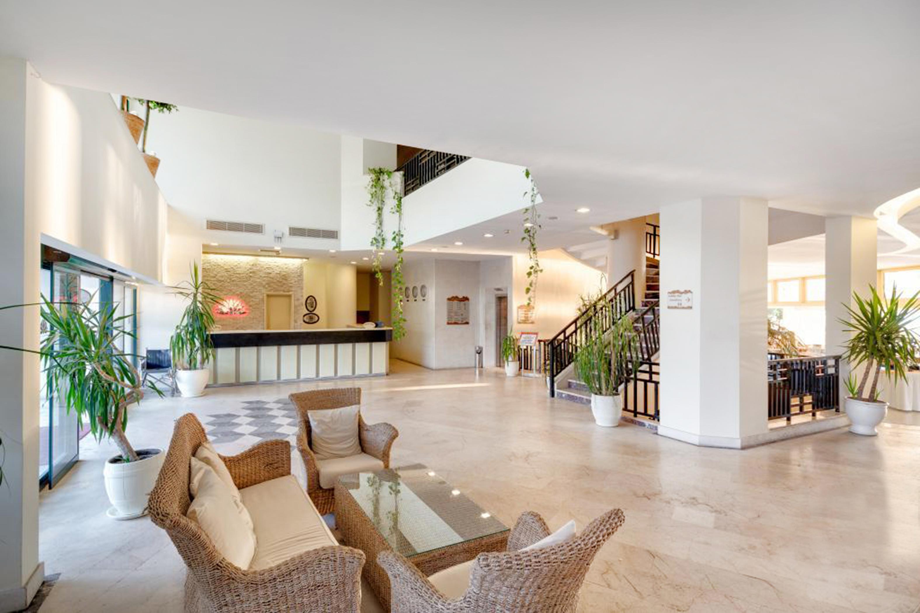 Golden Lotus Hotel 4*